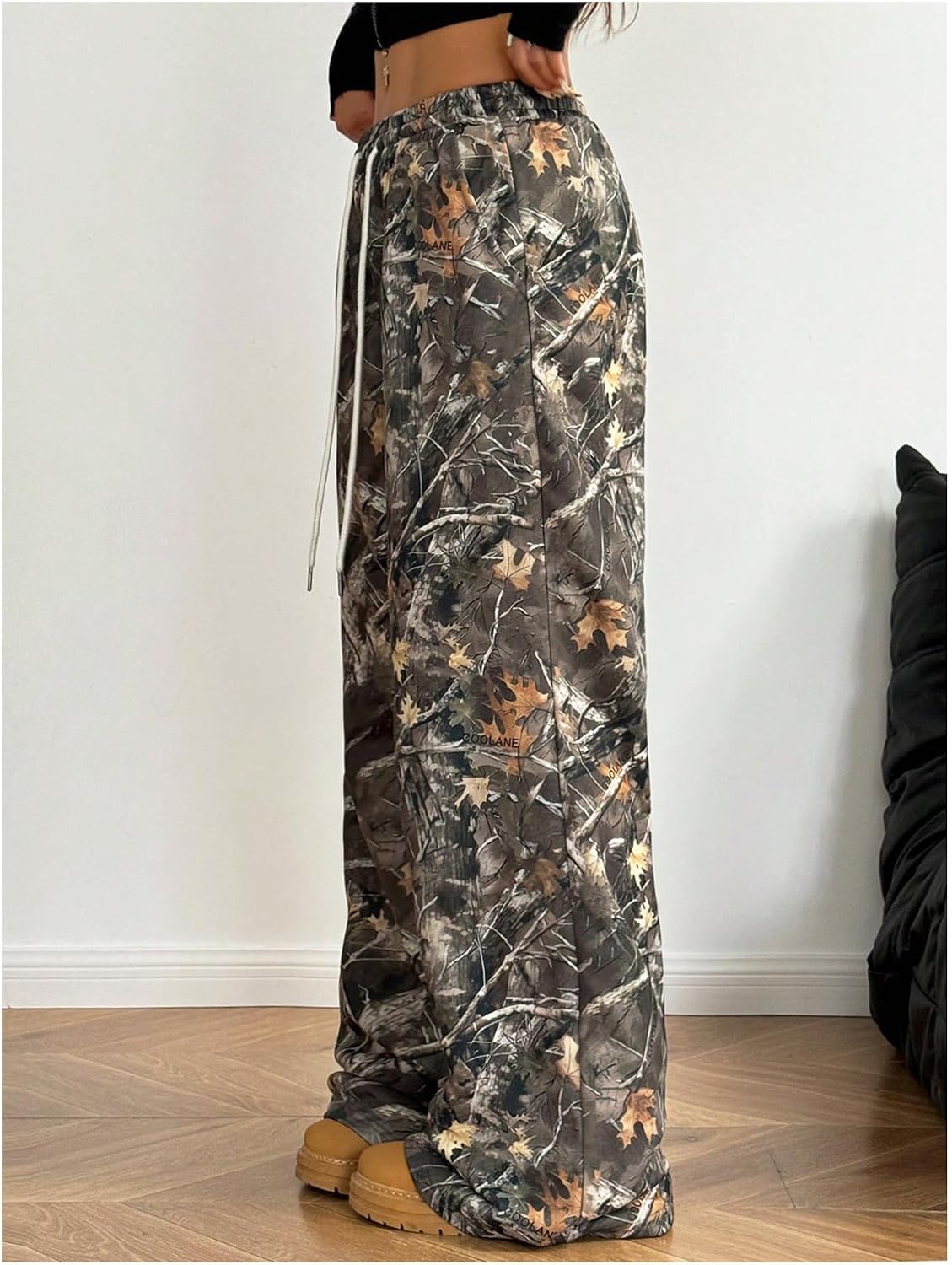 Camo Pants for Women Maple Leaf Print Wide Leg Sweatpants Drawstring Elastic High Waist Pants Camouflage Casual Pant