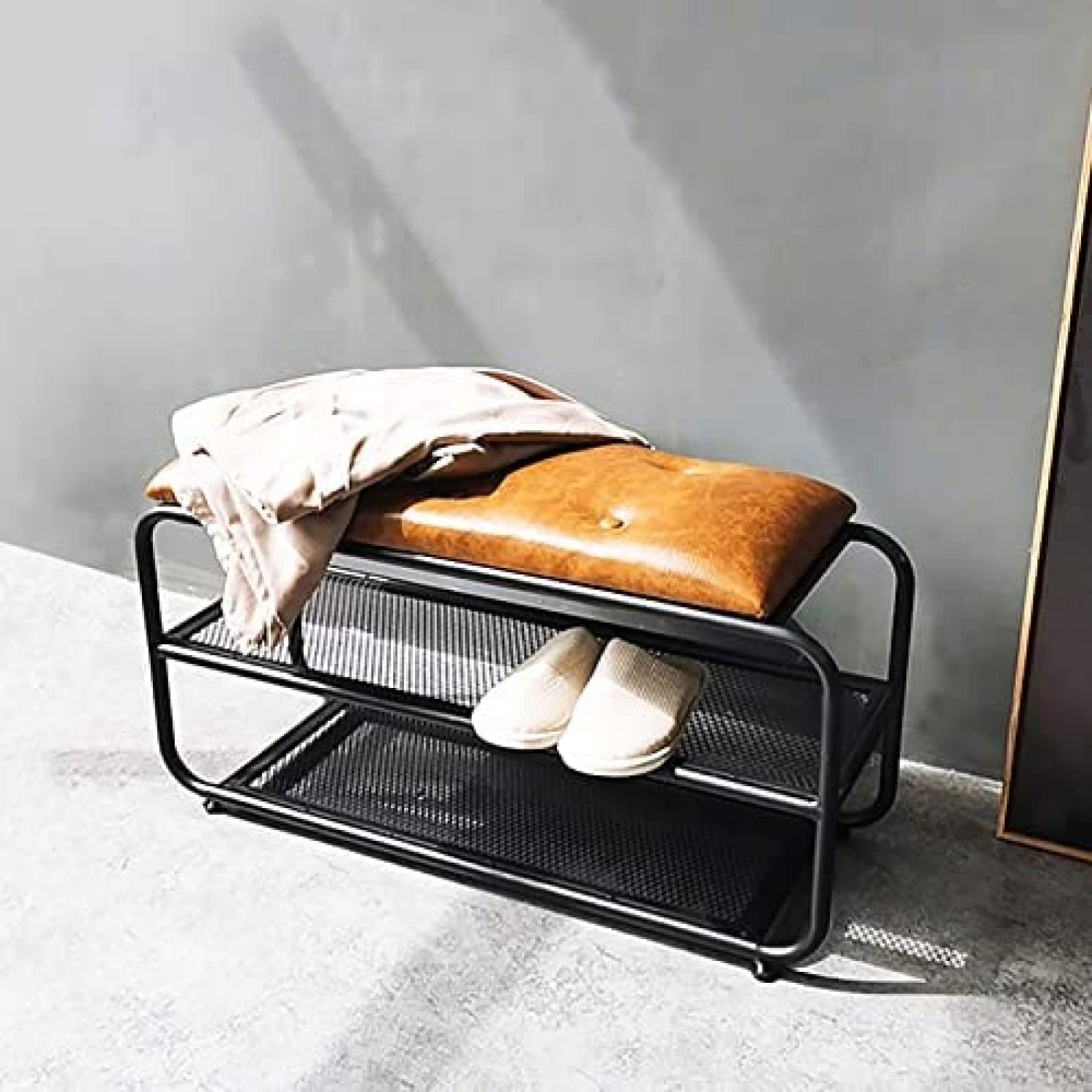 Banc à chaussures en cuir moderne pour sublimer et ordonner votre entrée