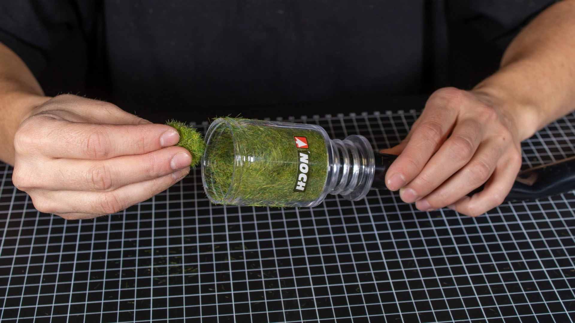 NOCH Gras-Master 4.0 Profi Set mit elektrostatischem Begrasungsgerät, regelbarer Spannung, Zubehör-Set für Modellbau | 60125