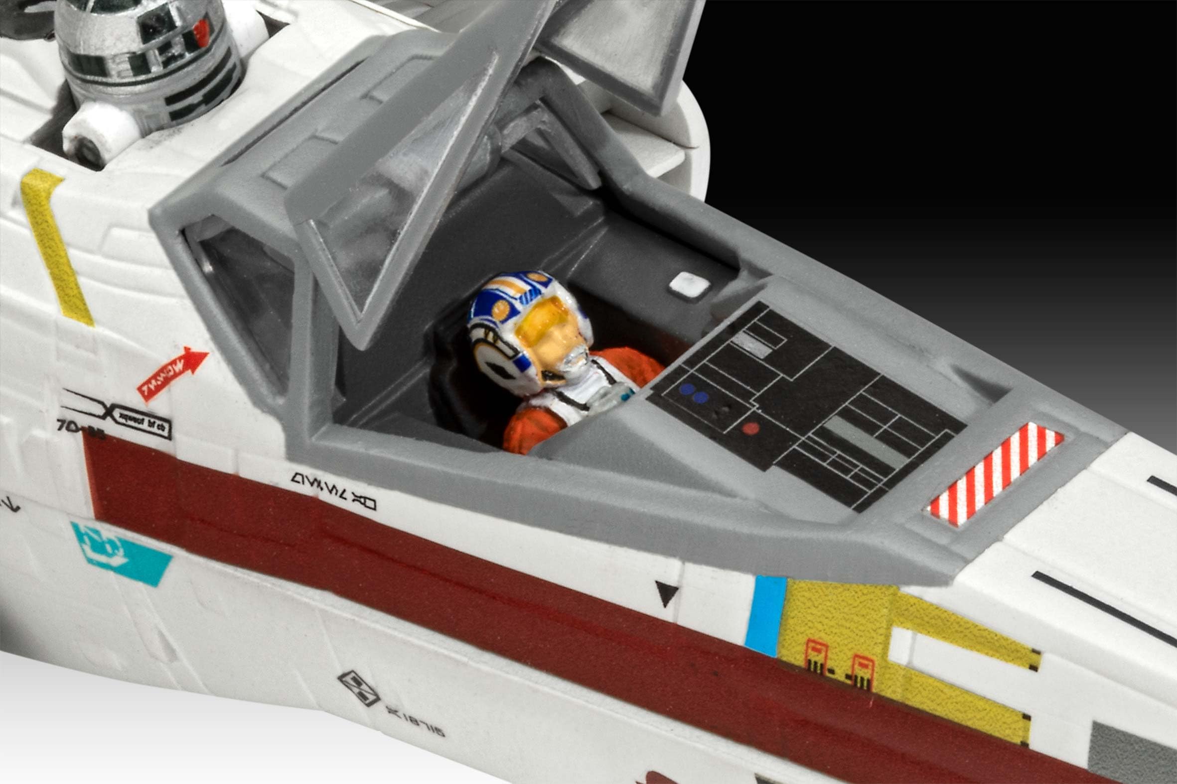 Amazon.com: Revell 06790 Carson Teva's X-Wing Fighter: The