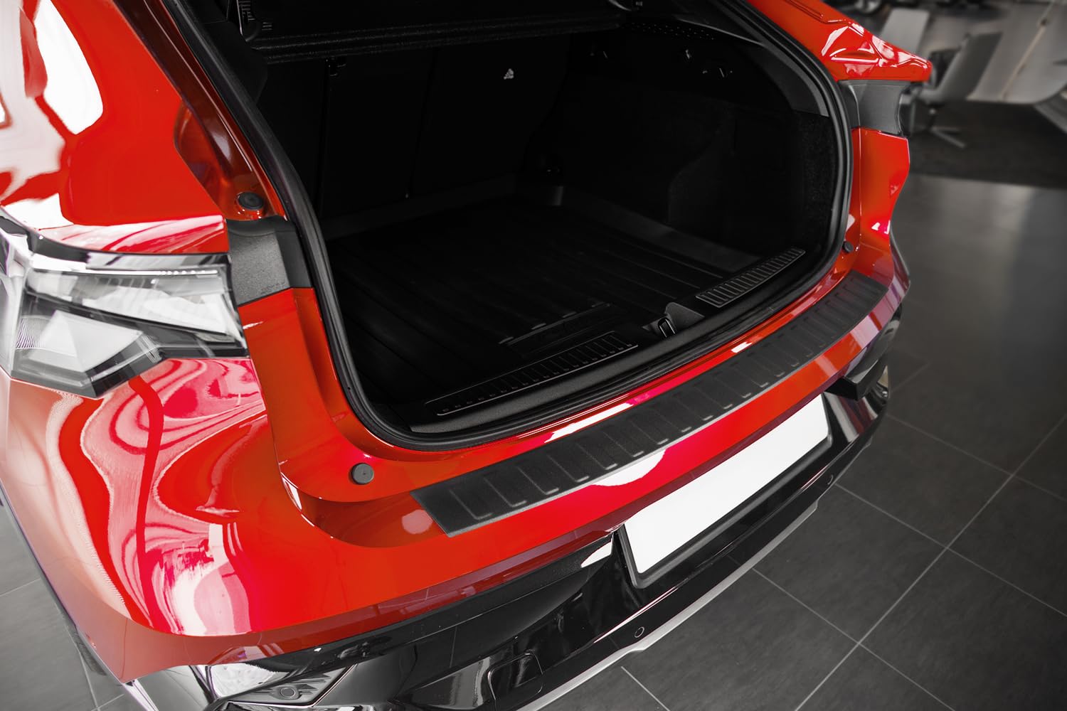 teileplus24 AL228 Protection de seuil de Coffre Aluminium Compatible avec Renault Rafale 2024-