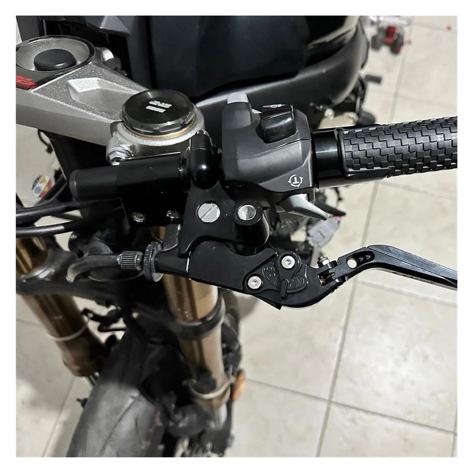 Alzas Manillar Motocicleta Clip De Tubo De Horquilla Universal Manillar para Motocicleta Tipo Cafe Racer Elevadores De Barra De Manillar(36mm Silver)