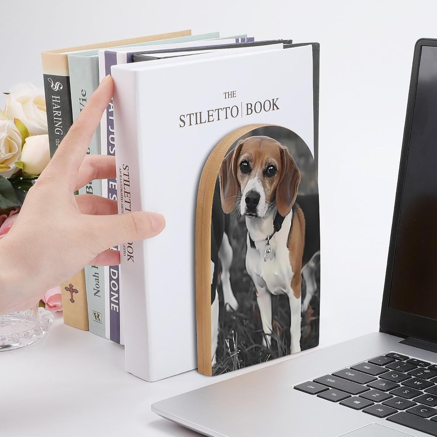 Basset Hound Dog Hunting Cute Wood Book Ends Decorative Bookends 1 Pair Non-Skid for Shelves Home Office 7 X 5 Inch