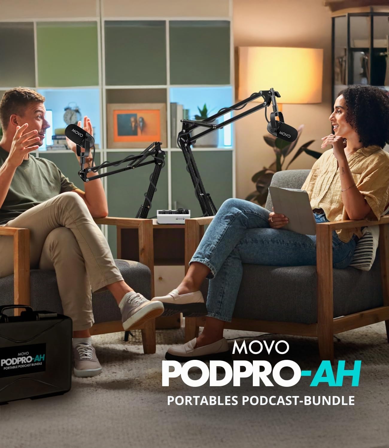 Movo Tragbares Podcast-Ausrüstungspaket für iPhone/Android-Telefone, Podcast-Kit mit Audio-Schnittstelle, 2 CastMic dynamische Mikrofone, 2 Kopfhörer, 2 Galgenarme – für Smartphones, Computer, PC und