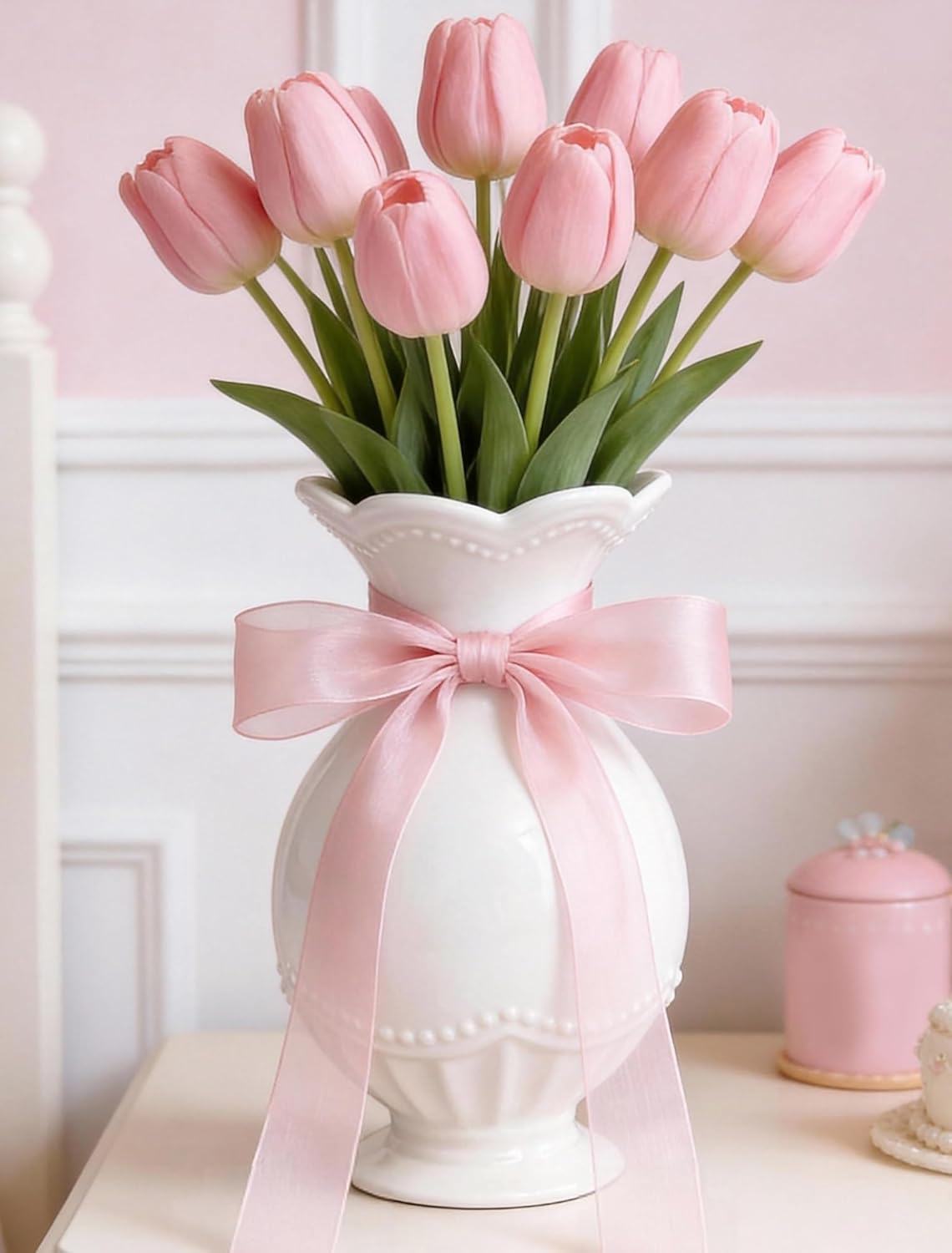 Cute White Ceramic Flower Vase, Cute White Vases for Flowers, Scalloped Girly Clean Girl Aesthetic Stockholm Style Cutecore Kawaii Room Bedroom Decor for Women Teen Girls