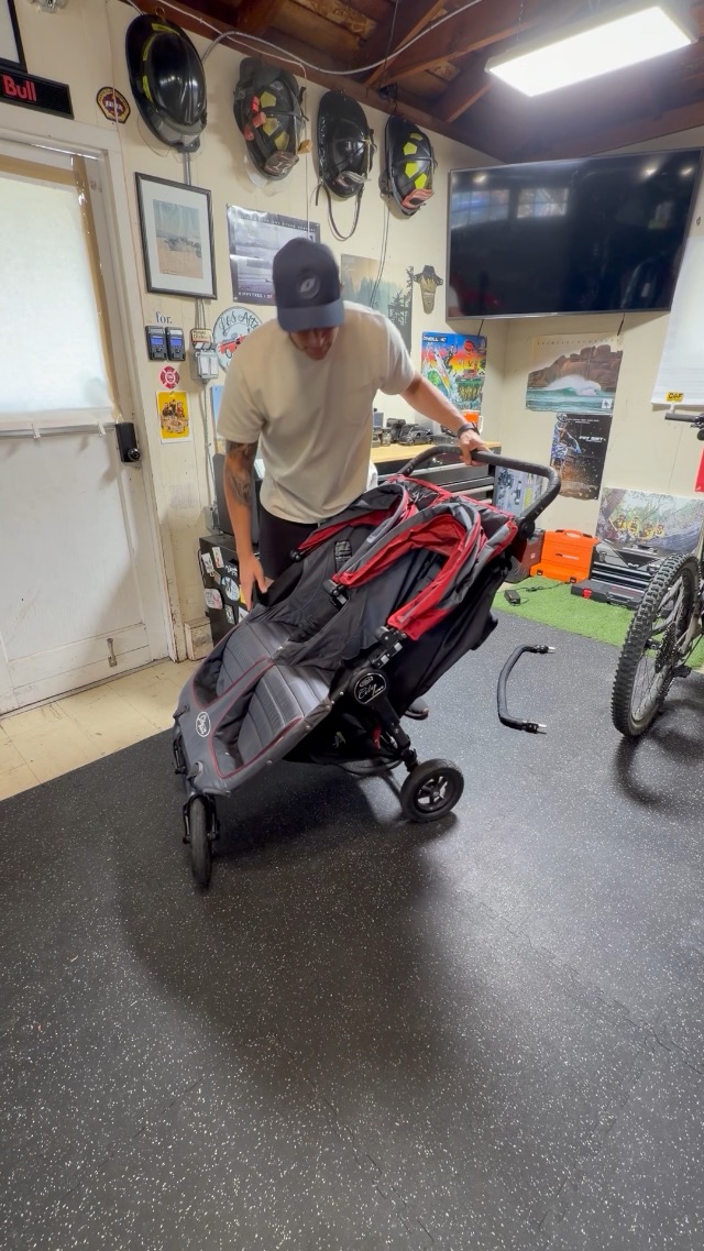 Watch Review-Baby Jogger City Mini GT2 All-Terrain Double Stroller on Amazon Live