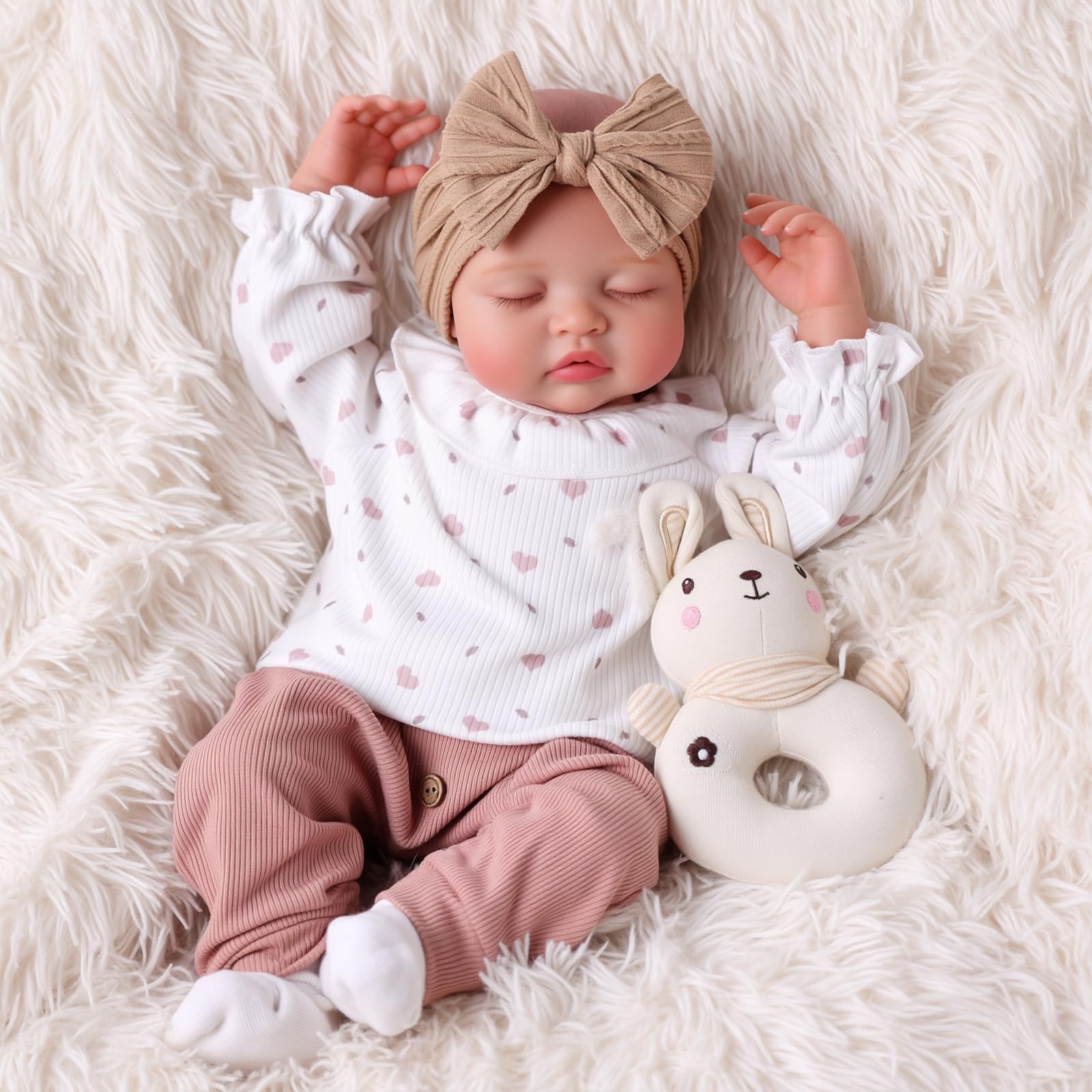 BABESIDE Reborn Baby Puppe, Realistische Babypuppe mit Stoffkörper | Baby Puppe, Geschlossene Augen, Bewegliche Glieder, Anzieh- und Pflegespiel, Geschenk für Kinder ab 3 Jahren