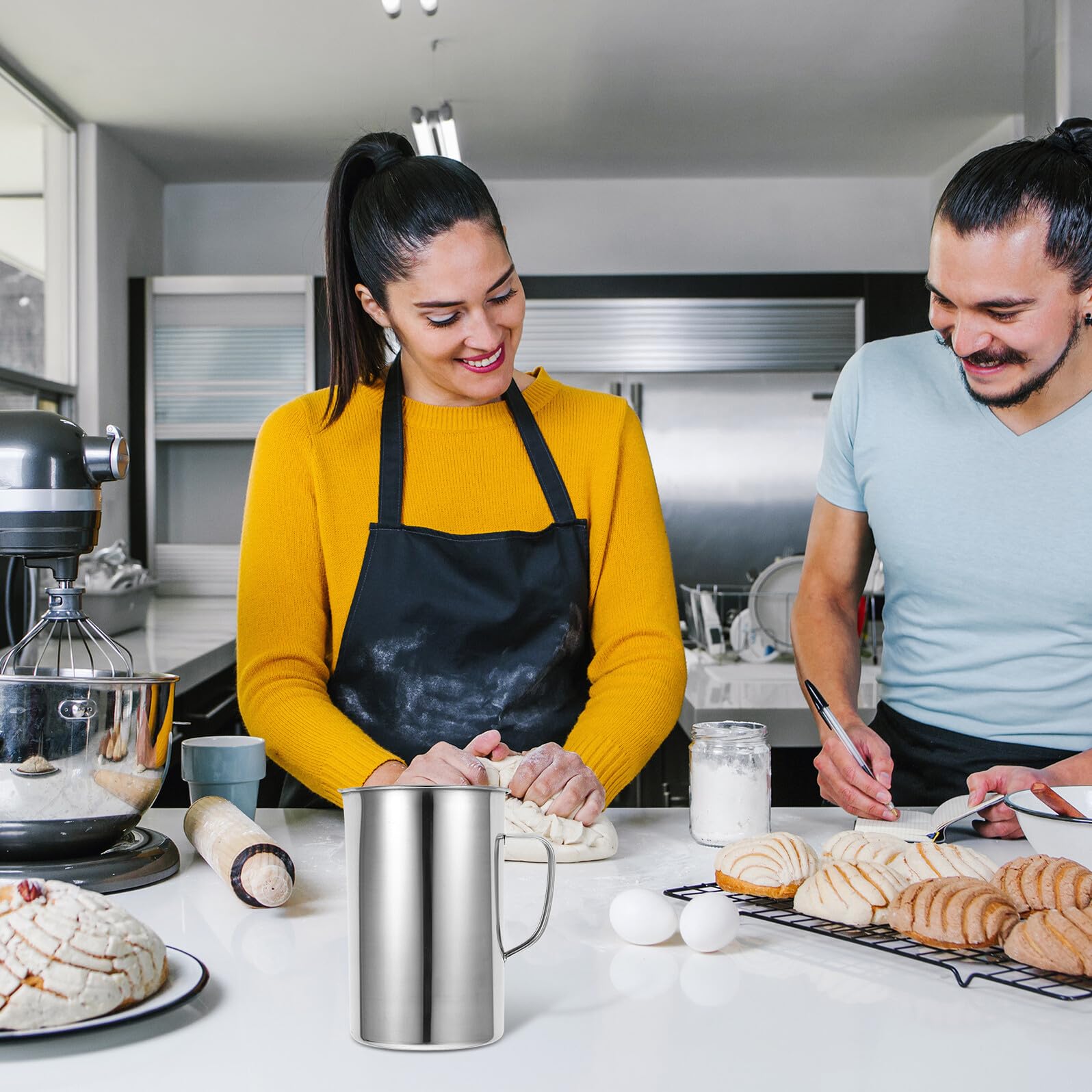 Toyvian Misurino in Acciaio Inossidabile 2000ml con Graduazioni Precise e Manico Ergonomico per Preparazioni da Forno e Tè Facile da Pulire