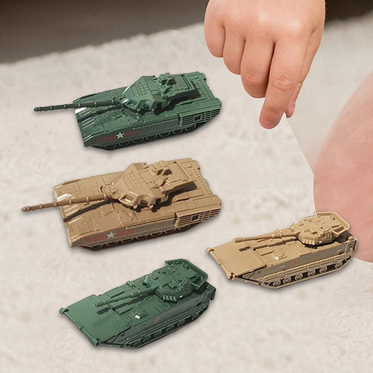 Amazon | 4個 1/144 タンクモデル 戦車模型 プラモデル ミニチュア