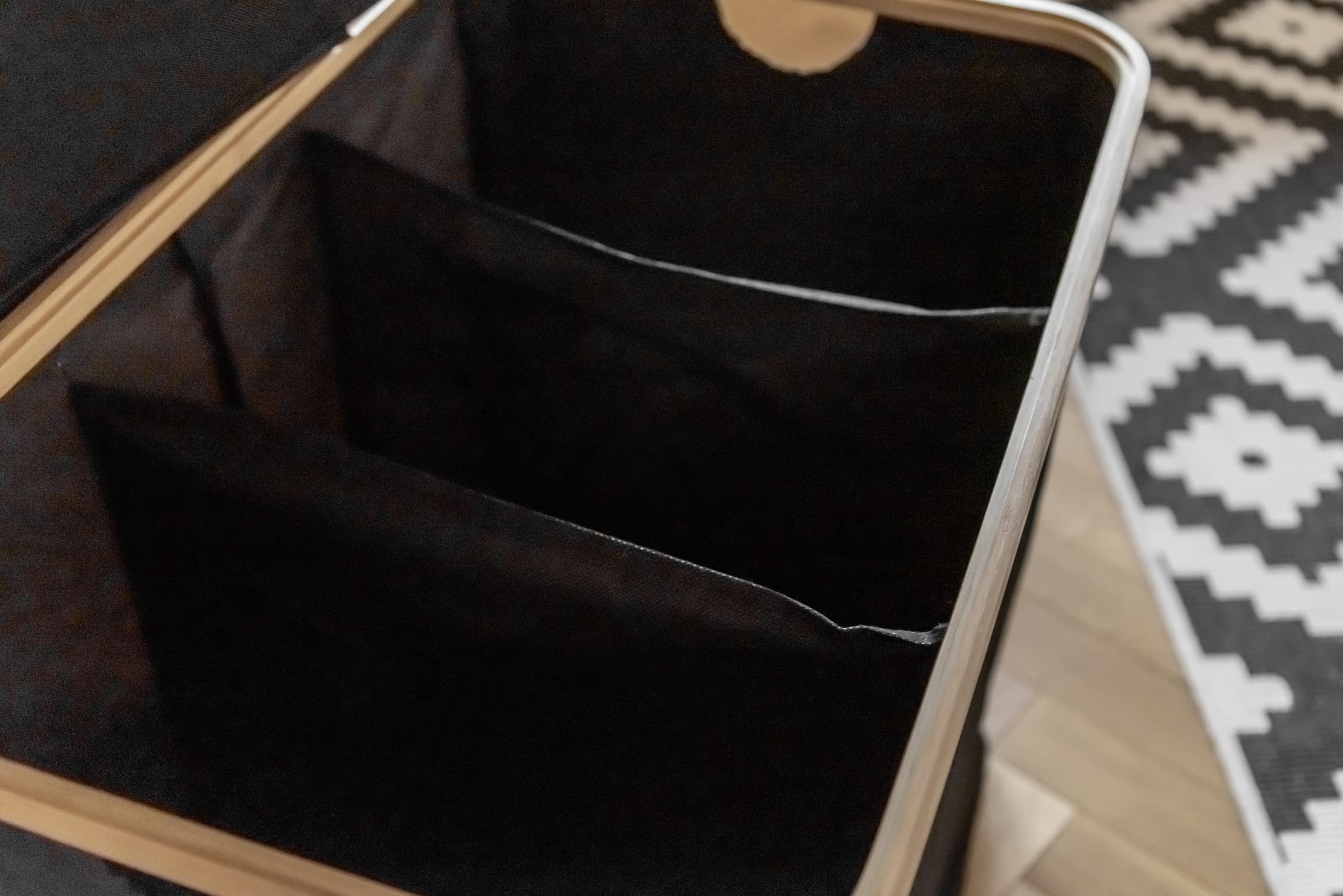 WENKO Wäschetruhe Trio Mod. Ecori, 3 Fächer (je 35 Liter), Rahmen aus FSC®-zertifiziertem Bambus, Wäschesack mit Deckel aus recyceltem Polyester, 57 x 50 x 37 cm, Natur/Schwarz