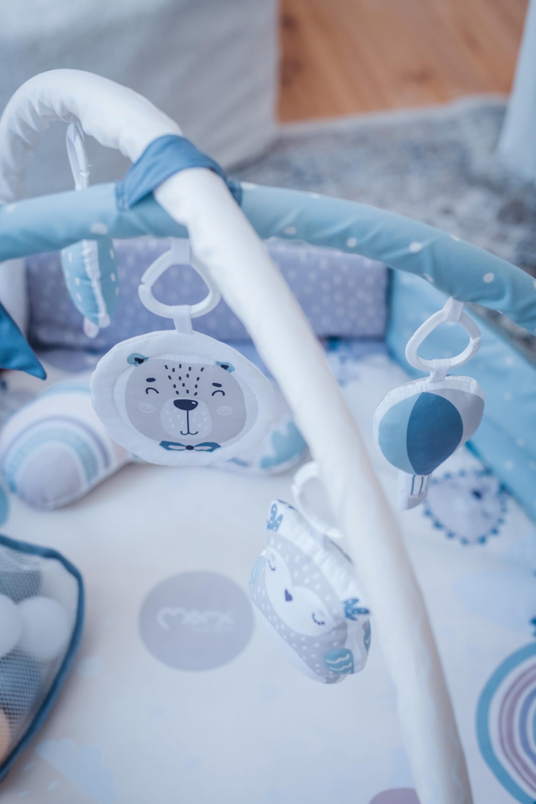 Arche de jeu MoMi PASTEL avec tapis rampant 3 en 1 pour bébé dès la naissance, tapis d'activité sensorielle avec 2 arches, bain de balles, 5 jouets, 20 balles avec sac