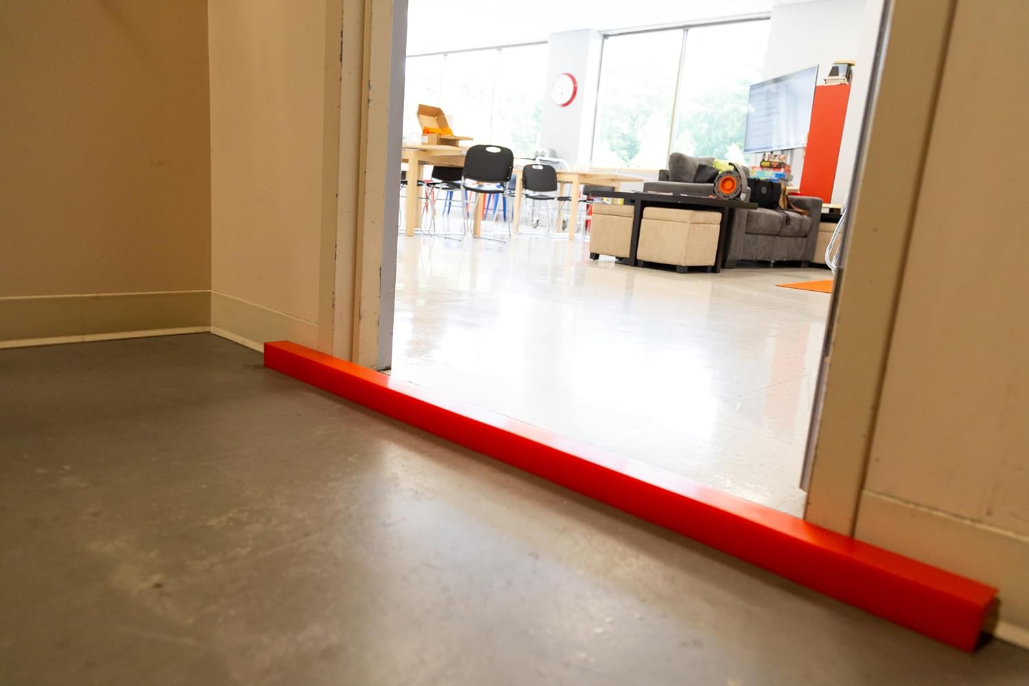Quick Dam's Insta-Dam, Instant Flexible Indoor Flood Dam, 2in High x 4ft Long, Orange