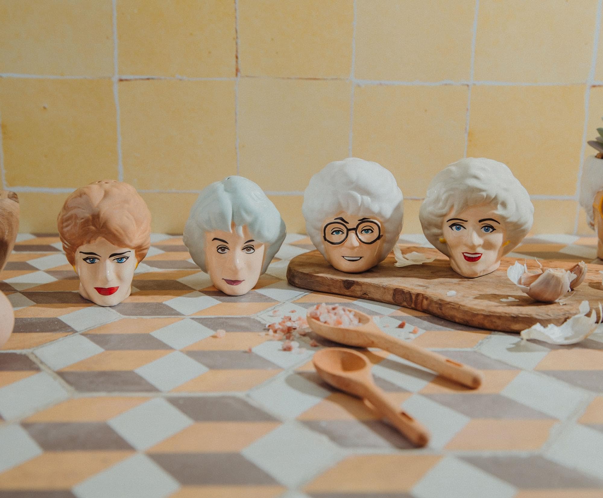 The Golden Girls Rose and Blanche ceramiczne solniczki i pieprzniczki, zestaw 2 szt