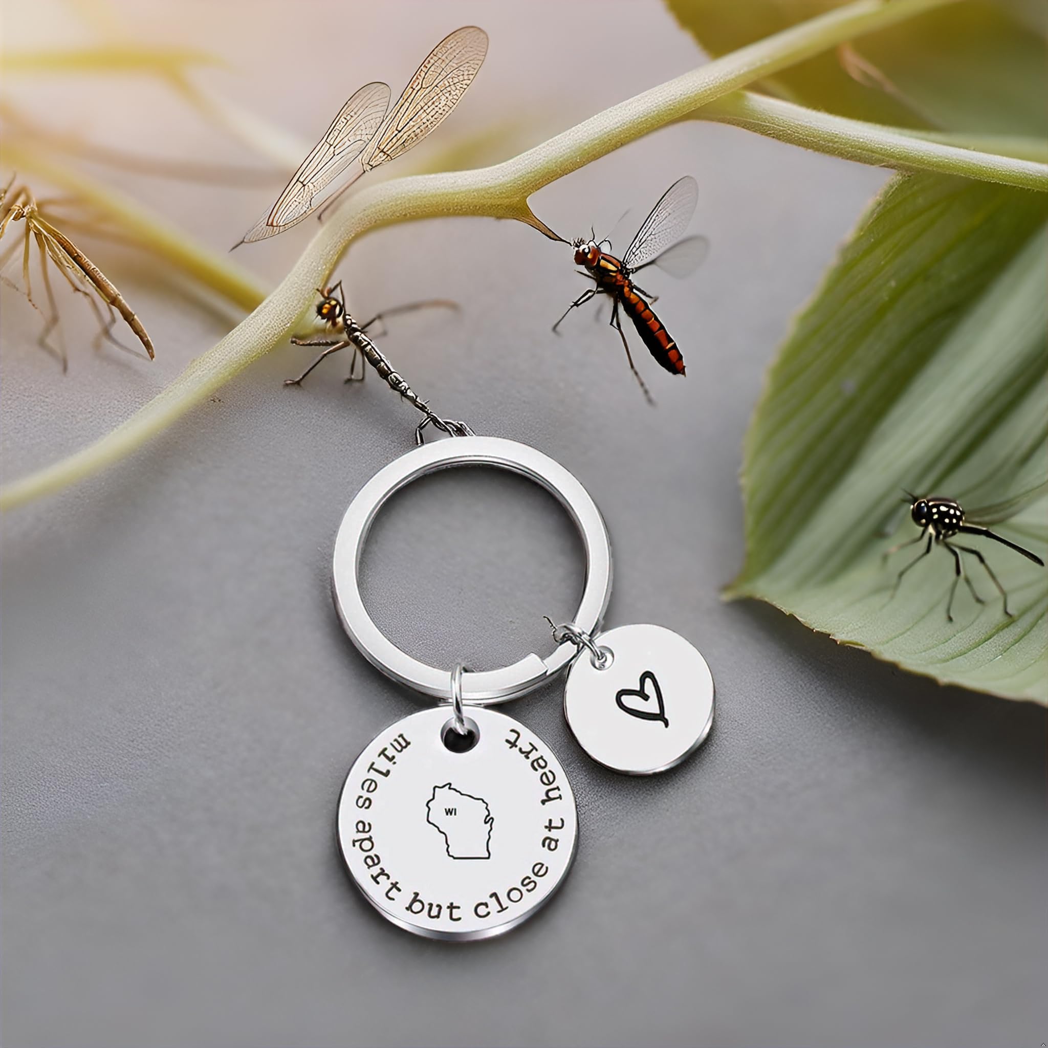 JJTZX Miles Apart but Close at Heart United States Keychain - Long Distance Relationship Gift