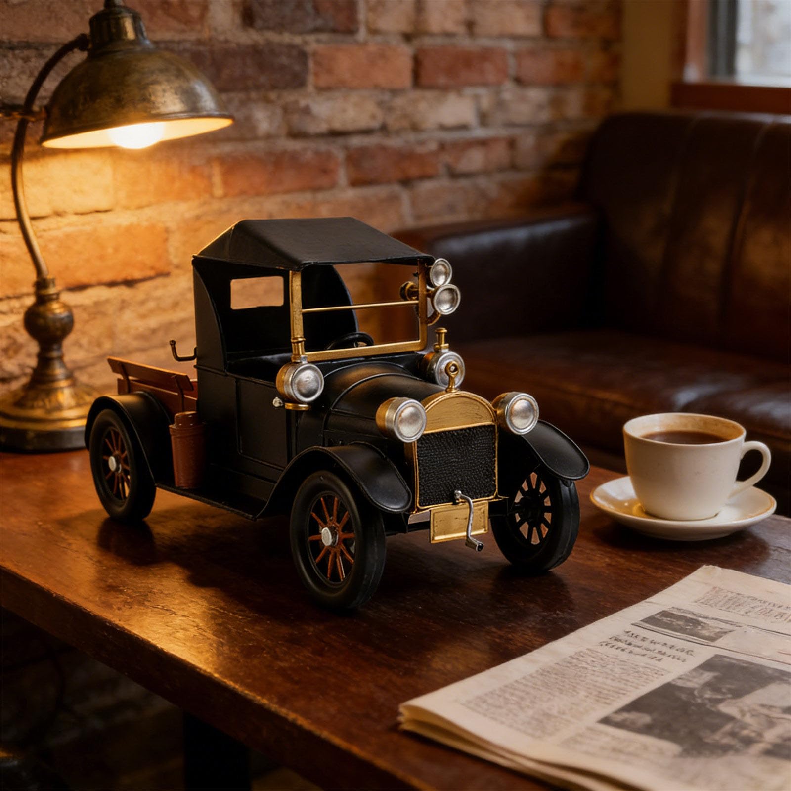 Bronzo Modello di Auto Classica Artigianale Collezioni Giocattolo Veicolo Da Collezione Antico Modello di Auto D'epoca Desktop Ornamento Metallo Antico Vintage