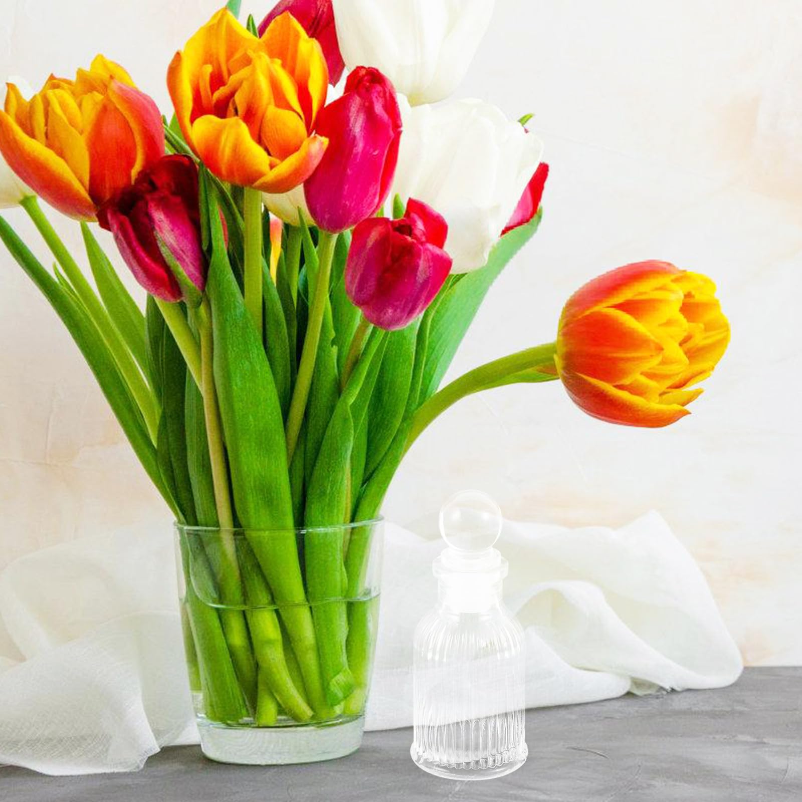12 Stück Nachfüllbare Glasflaschen mit 50 Ml Fassungsvermögen und Kreuzmotiv Elegante Weihwasserflaschen für Taufen und Religiöse Feiern als Gastgeschenk