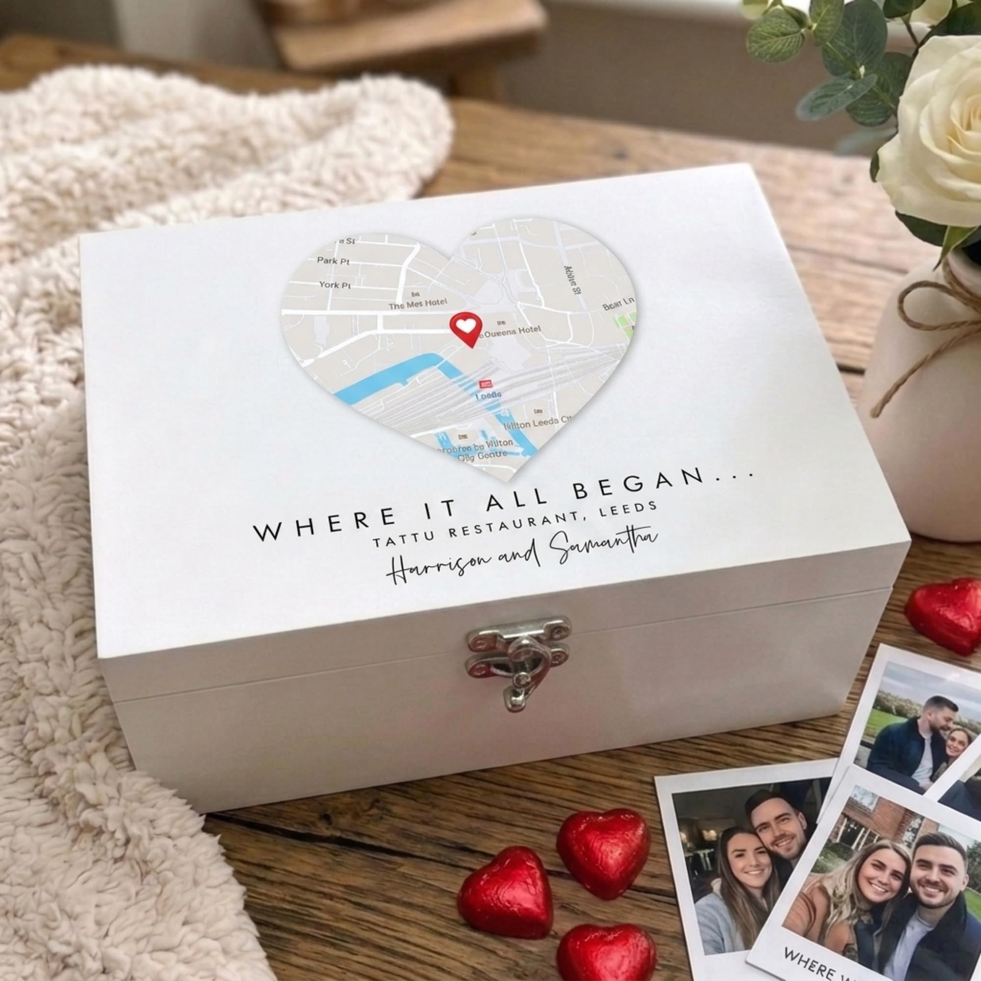 Caja de recuerdos de ubicación de mapa personalizable, diseño de corazón, caja de recuerdos de madera, regalo de San Valentín, aniversario, vacaciones, amistad, 27 x 19 x 14 cm