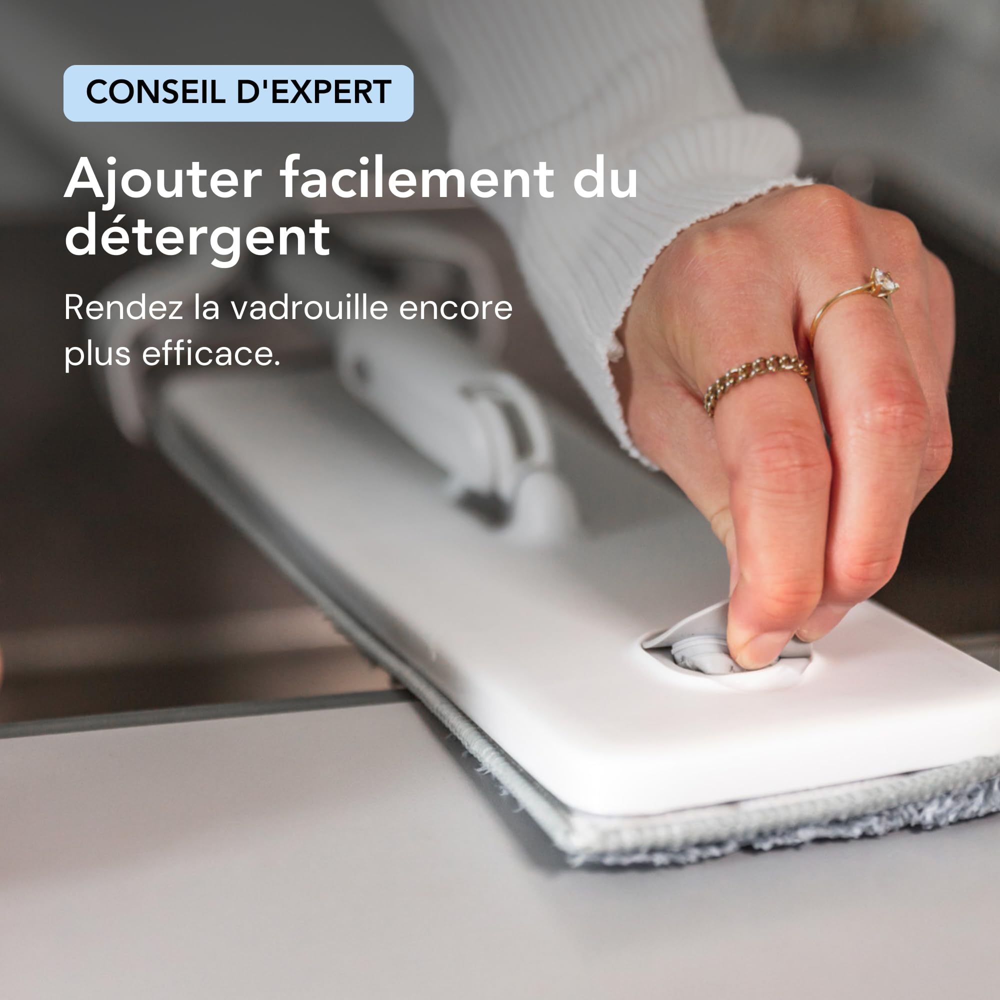 4-in-1 Set de serpillière avec Fonction Spray et Seau Repliable, Set de serpillière et Balai Microfibre avec système d'essorage