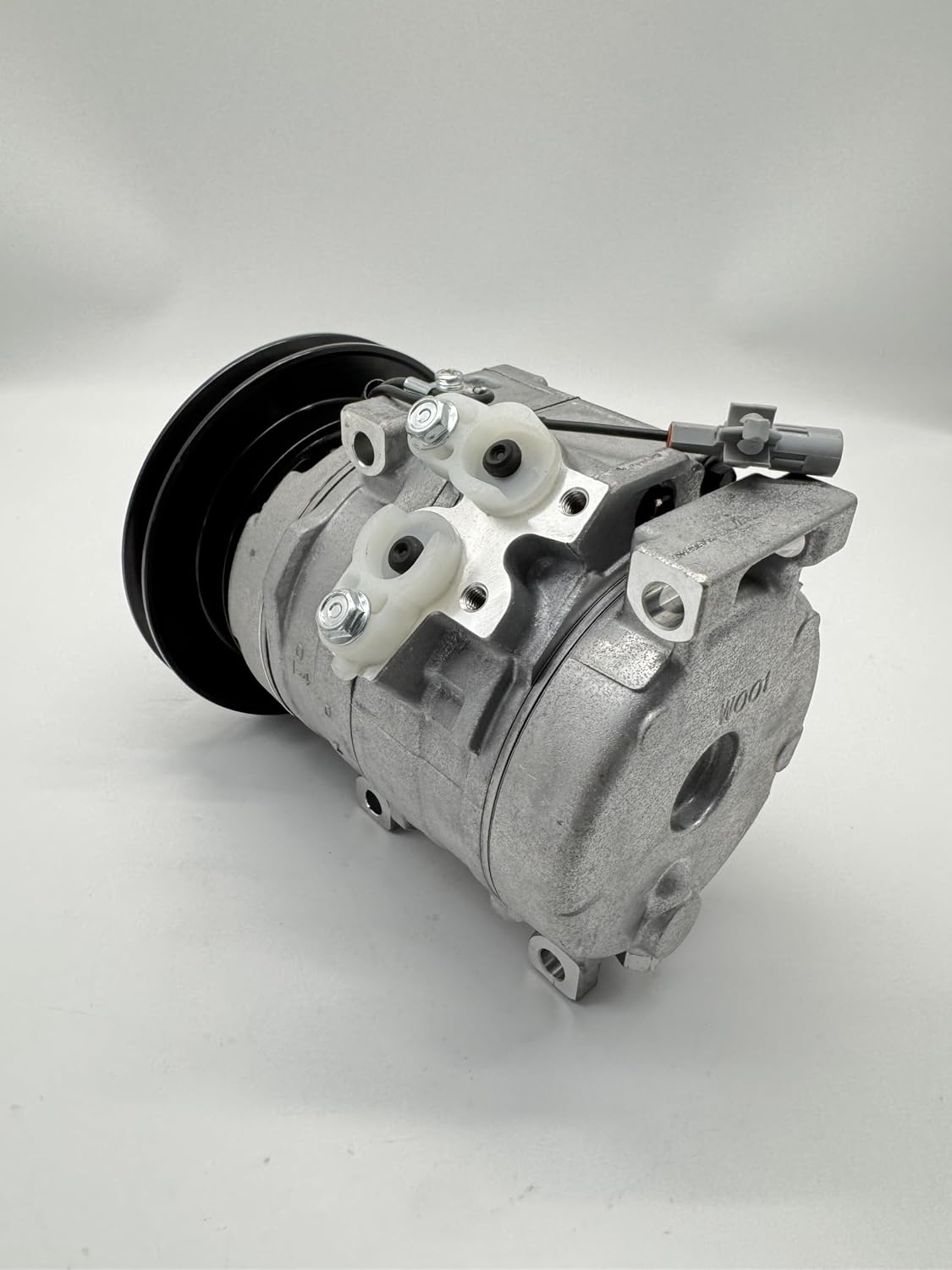 Automotive Air Conditioner Compressor AC Compressor Fits for Toyota Hino Dyna 4500 4.6L Automotive Parts, with A/C Clutch, Replaces 88320-37070 8832037070 447220-3514 4472203514