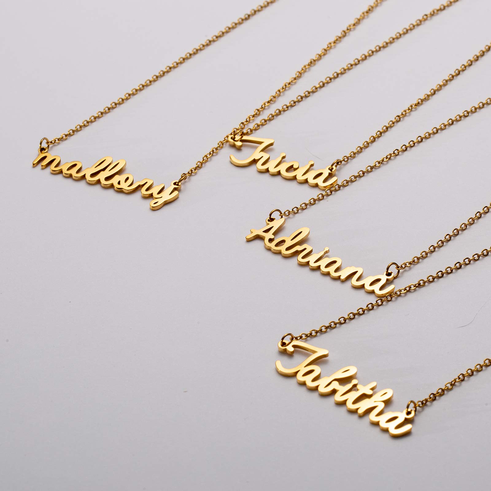 Yiyang Collier avec nom personnalisé plaqué or 18 carats - Pendentif en acier inoxydable - Cadeau d'anniversaire pour fille