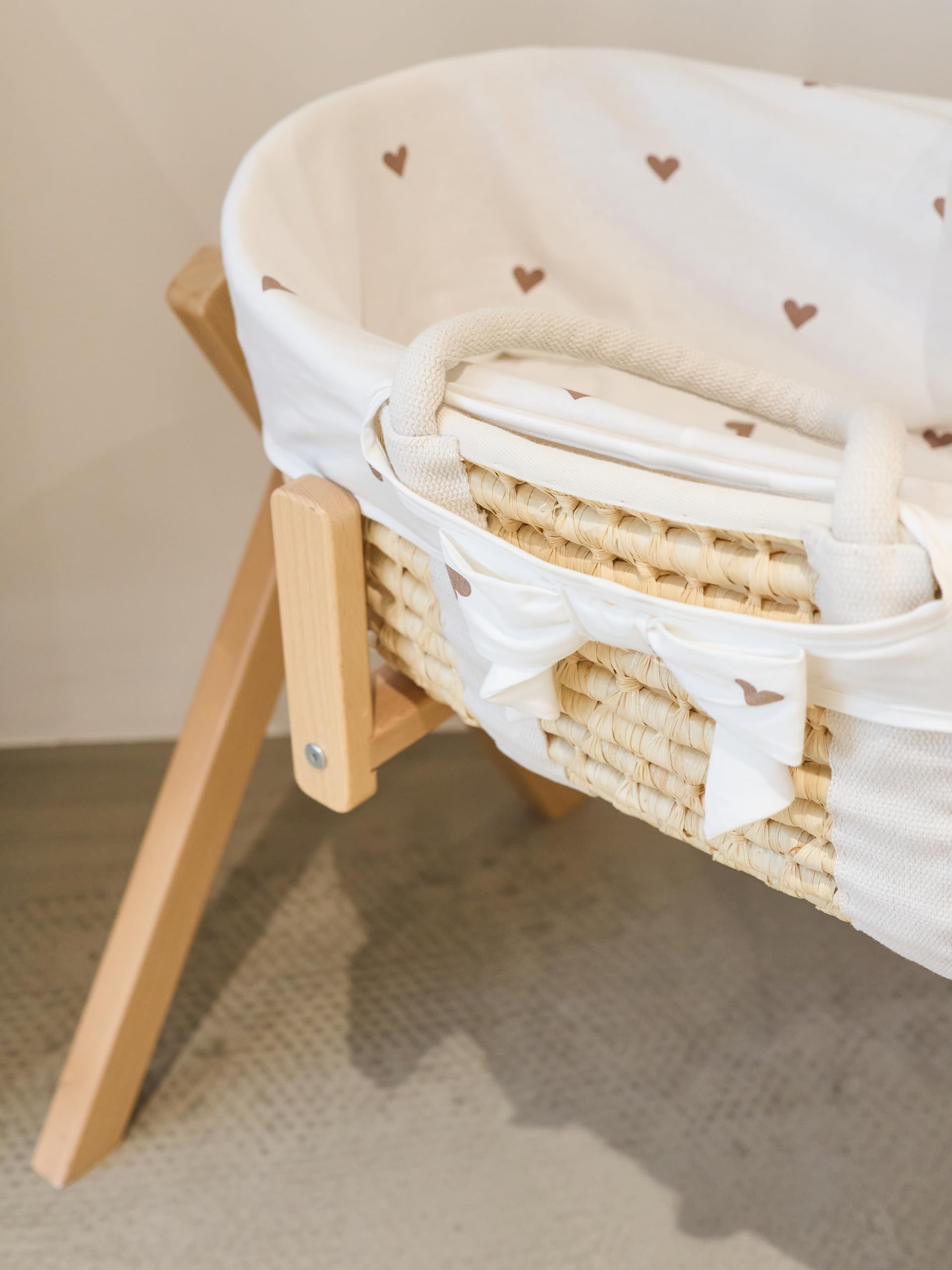 Childhome, Culla in Vimini per bebè, cesto in Mese in Foglia di Mais, materasso incluso, con maniglie, rivestimento in jersey Hearts