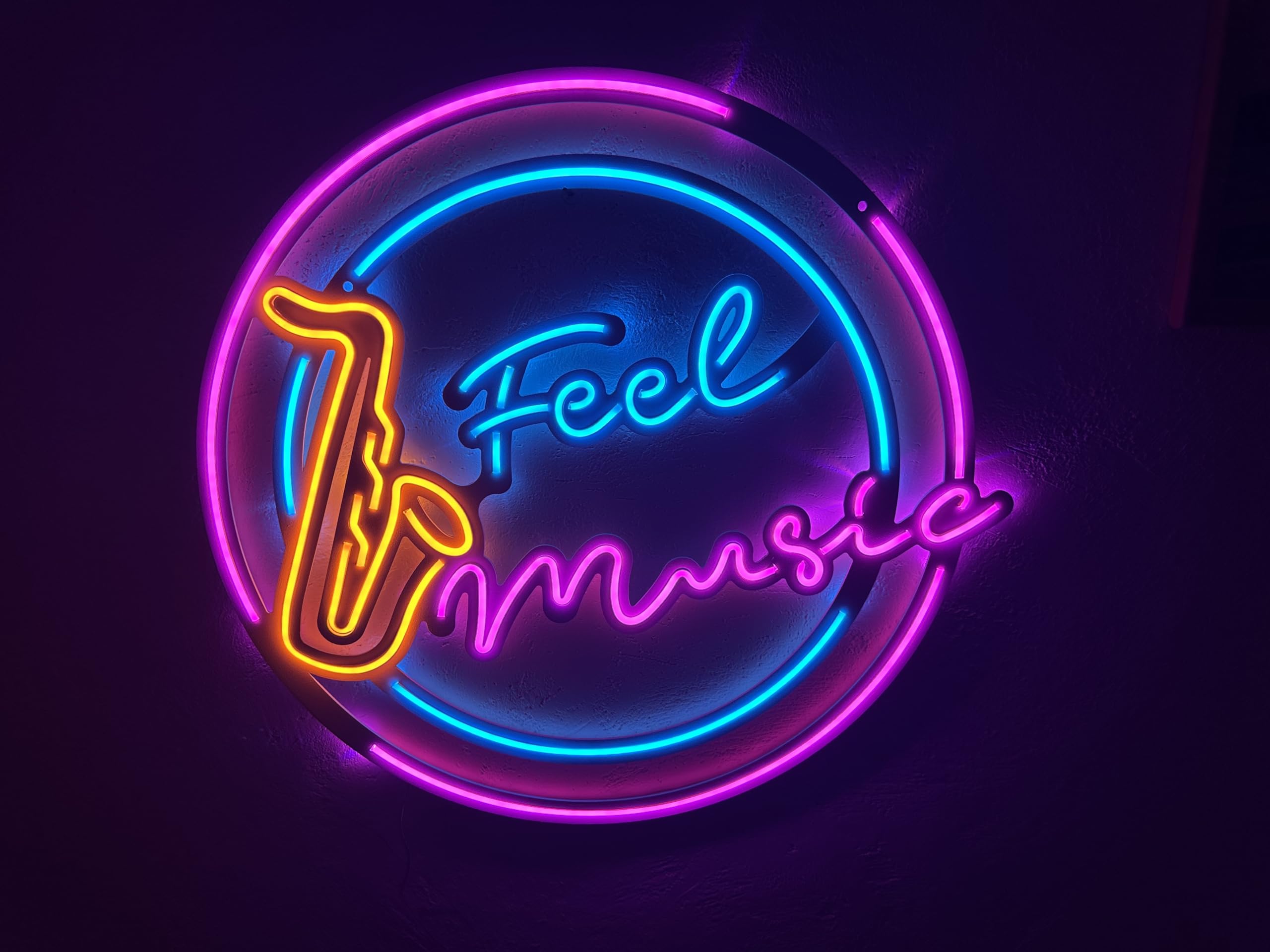 Feel Music - Insegna in metallo al neon, splendida decorazione da parete a LED con retro in metallo, perfetta per studi musicali, bar o spazi abitativi. Insegna luminosa al neon vivace per gli amanti
