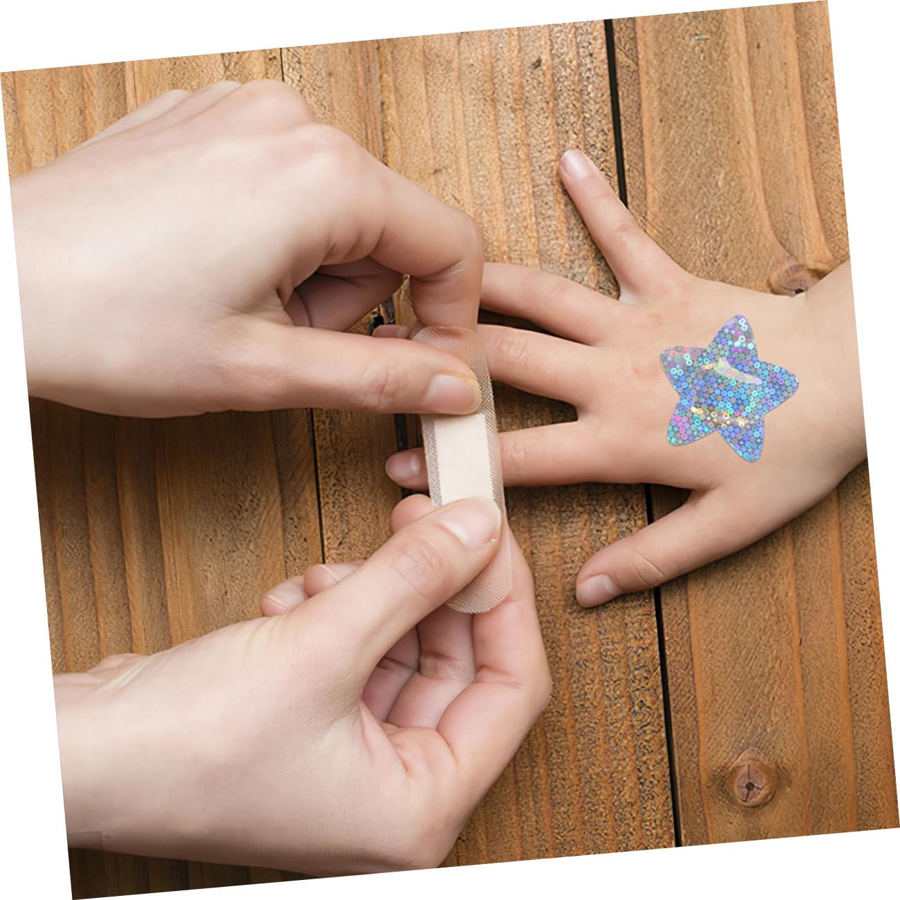 FOMIYES 300piezas Parche Adhesivo Transpirable Brillo Forma De Para Cuidado De Heridas Para Casa y