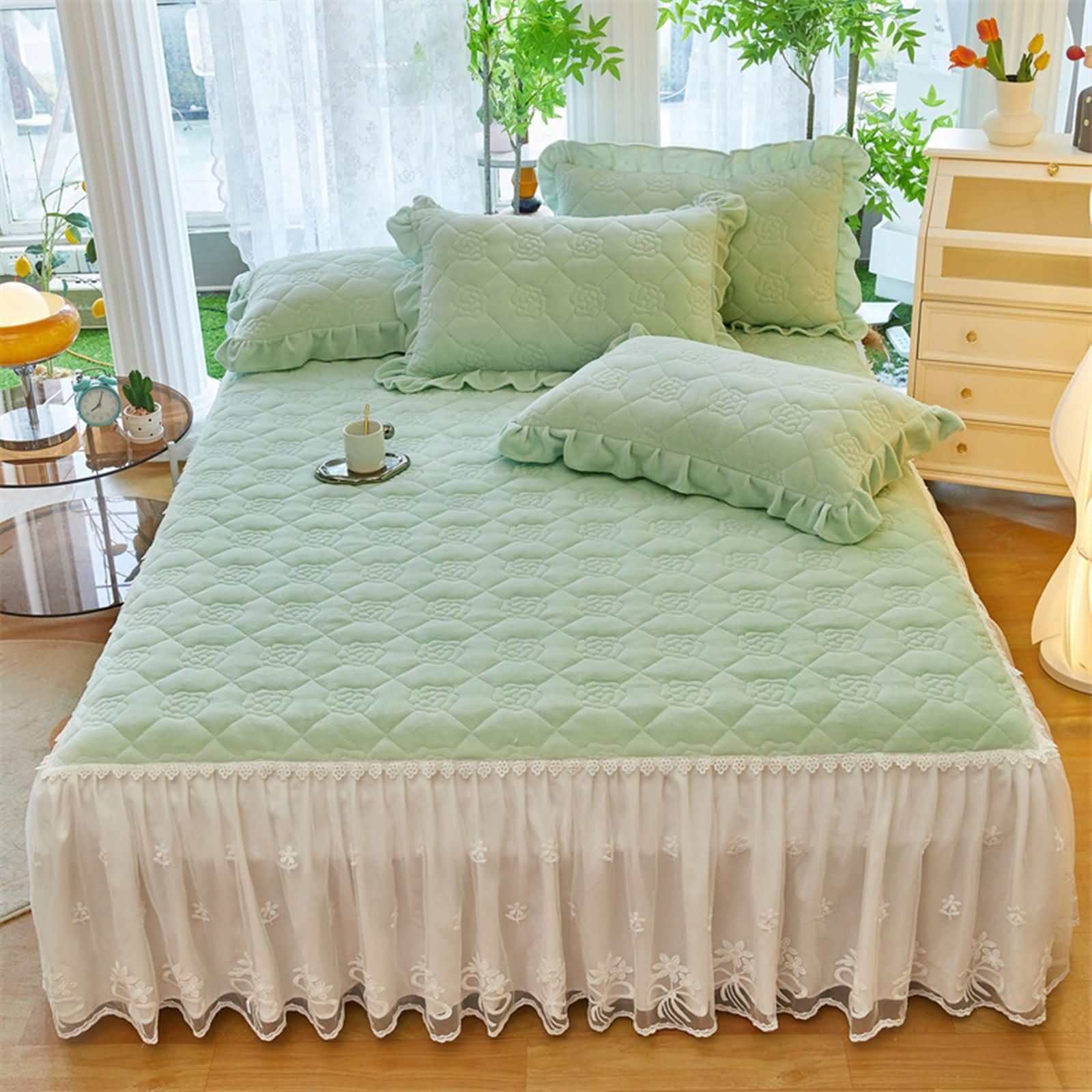 KnSam Prześcieradło z gumką i 2 poszewki na poduszki - 200 x 220 cm - czapka 30 cm - miętowa zieleń - aksamit - haftowana koronkowa spódnica na łóżko, prześcieradło z gumką zimowe pikowane kwiatowe