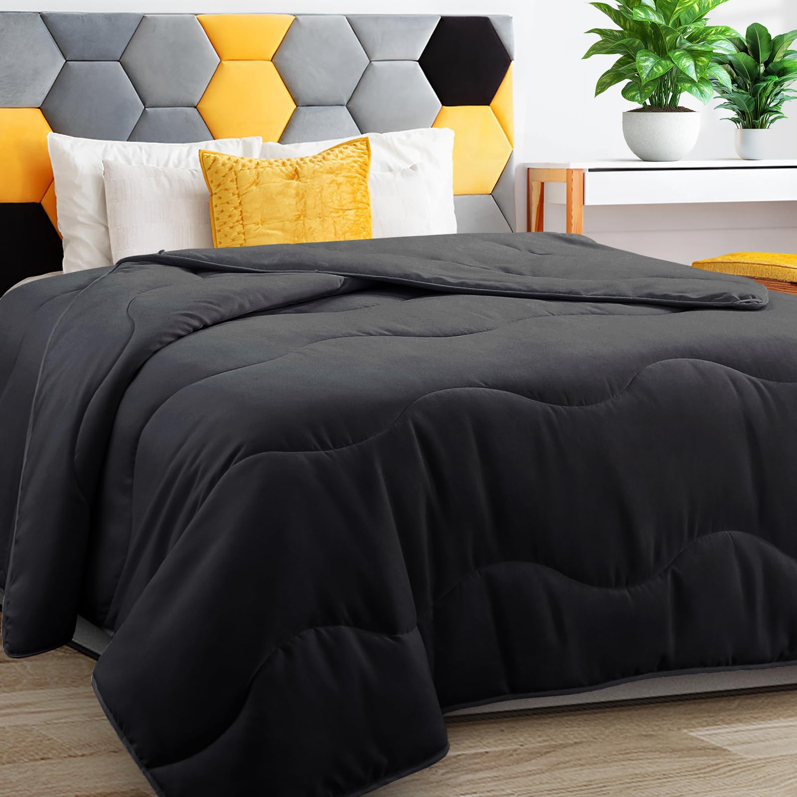 MEELUS Lightweight Comforter Cooling Black, All Season Duvet Insert Breathable California King Summer Bedding, Soft Microfiber Cool Down Alternative