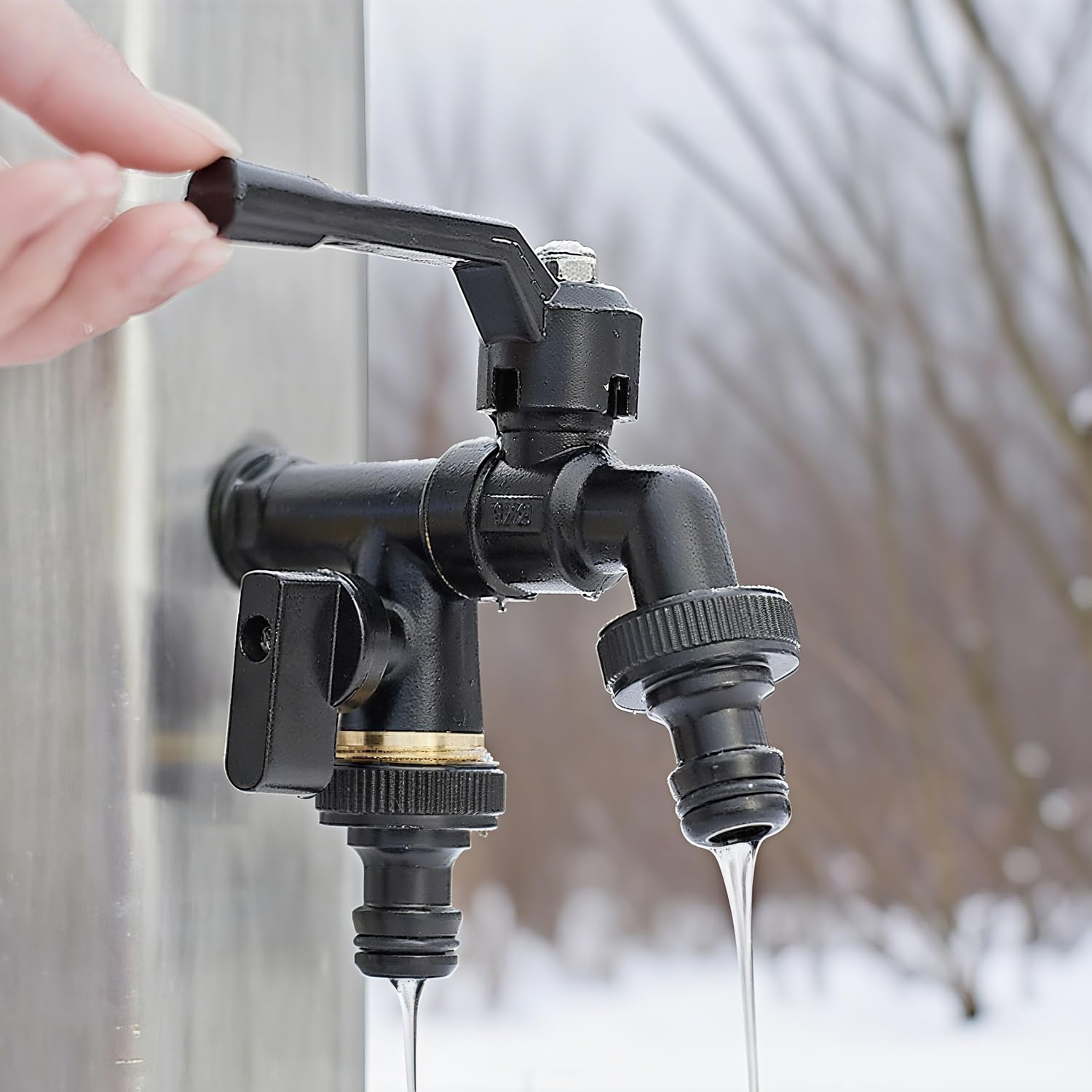 Grifo Jardin Doble, Grifo Exterior de 1/2" con 2 Salidas de 3/4", Latón Negro Anticongelante (-20ºC)＆ SIN GOTEOS, para Riego y Lavado, Negro