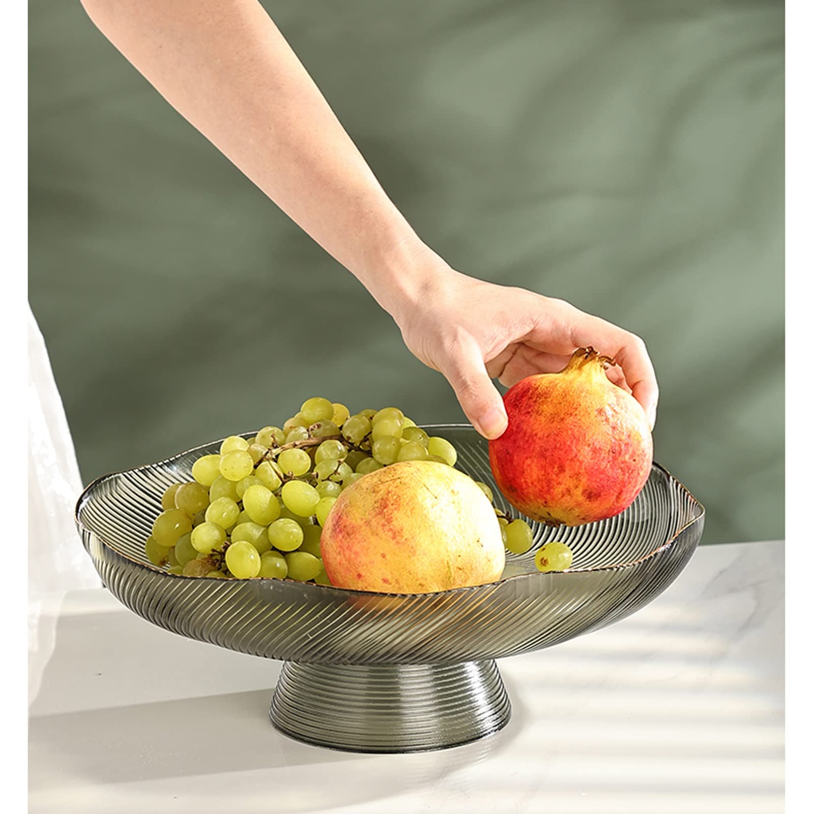 西洋式の果物皿セラミックスのアイデア回転乾果皿分格の蓋付き家庭用リビングテーブル 西洋式の果物皿セラミックスのアイデア回転乾果皿分格の蓋付き