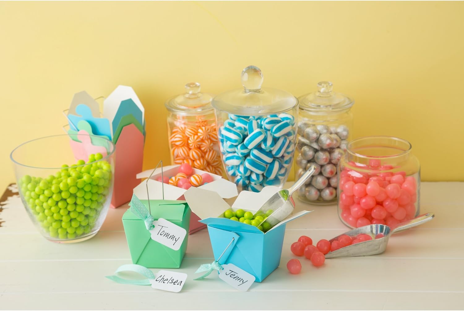 Avery White Strung Marking Tags, 1.75 x 1.09 Inches, Pack of 100 (6732) : Office Products