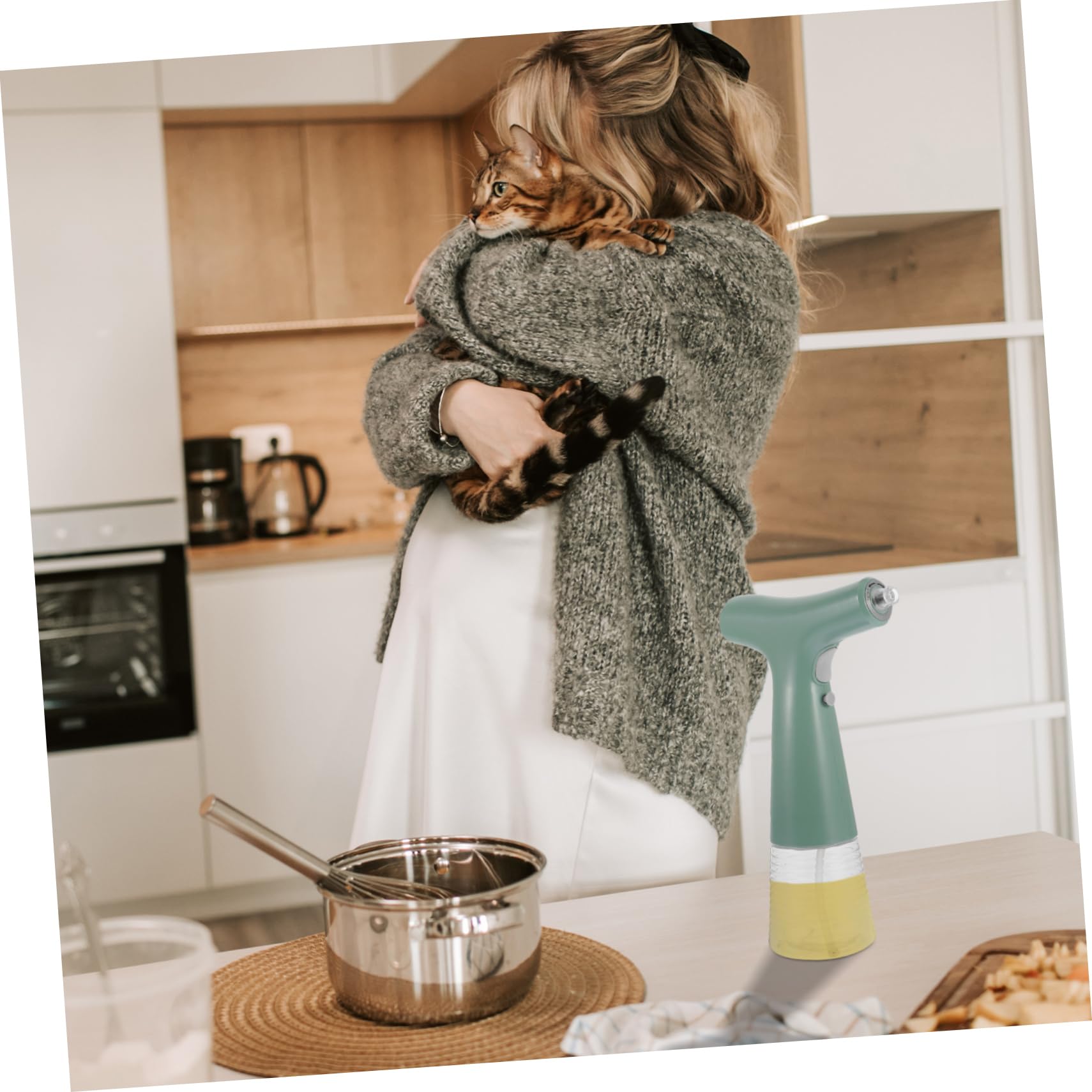 Cabilock Electric Oil Spray Bottle USB Rechargeable Oil Sprayer for Kitchen Barbecue and Outdoor Use Vinegar Cooking Wine Transparent Design for Easy Monitoring