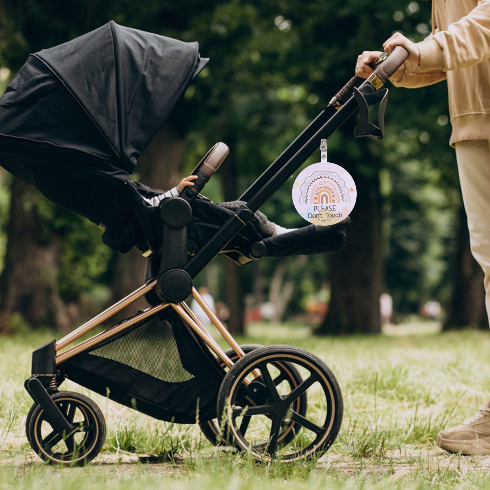 ORIGACH Set di 2 Etichette per Passeggino "Non Toccare", Modello Bohémien Arcobaleno con Cintre di Sospensione e Clip, Etichette di Sicurezza per Neonati da Applicare su Seggiolino Auto e Culla