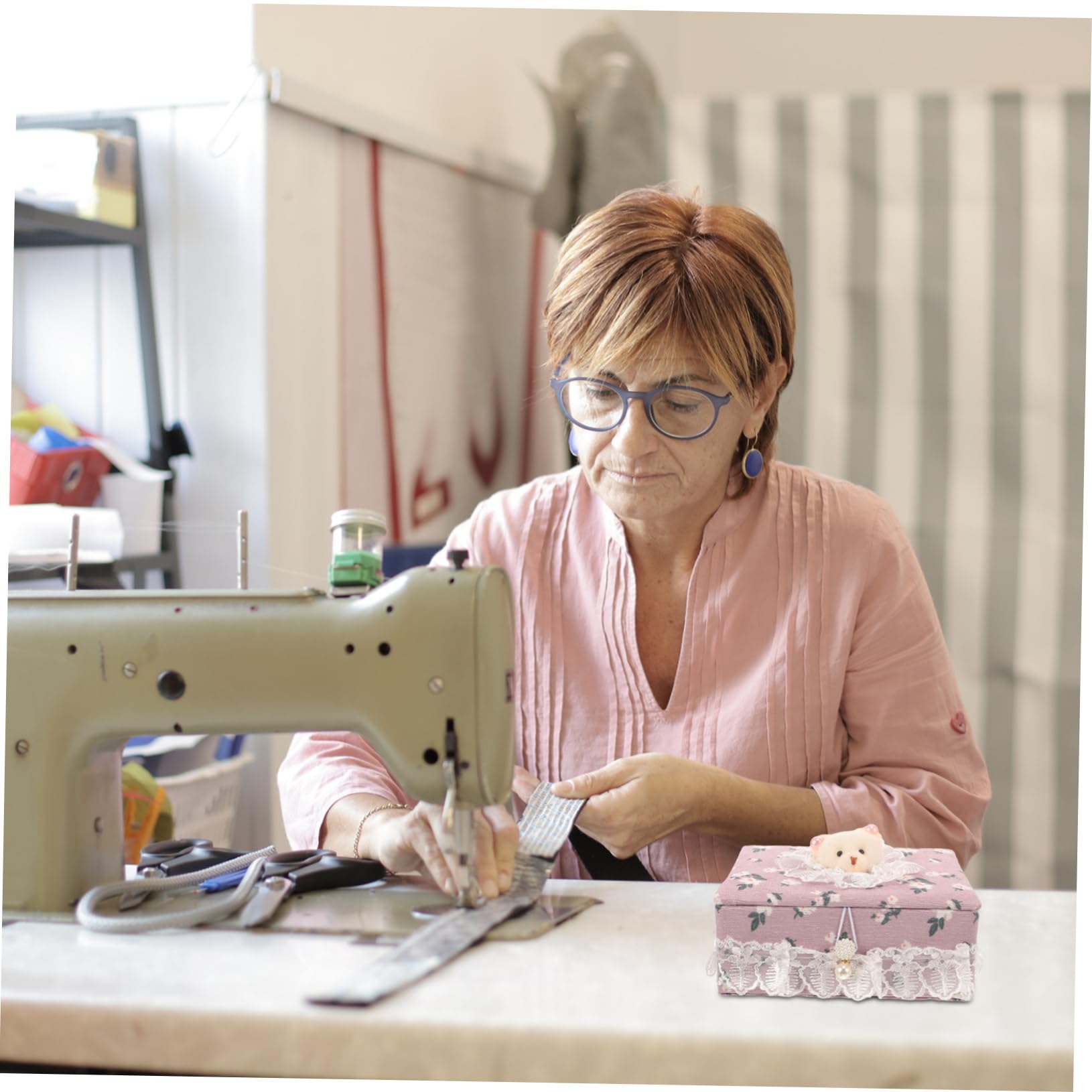 Beatifufu Portable Fabric Sewing Pin Box Sewing Kit Box Sewing Needle Case for Embroidery Pin Storage