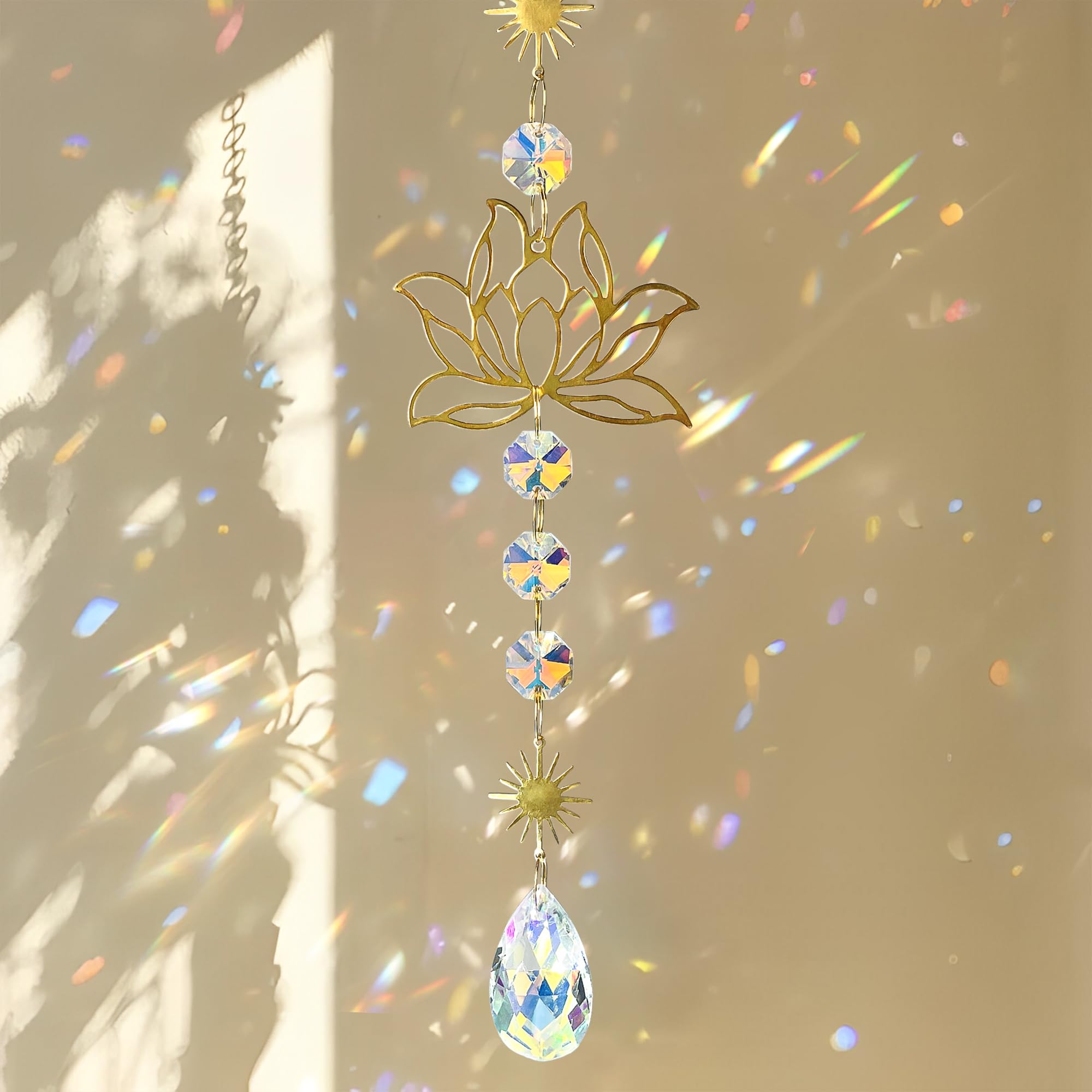 Lotusblüten Sonnenfänger mit Kristallprisma – Sonnenfänger Kristall für Fensterdeko – Eleganter Lotus Sonnenfängers aus Messing für Haus, Büro oder Auto – Glas Windspiel als Lichtfänger & Geschenkidee