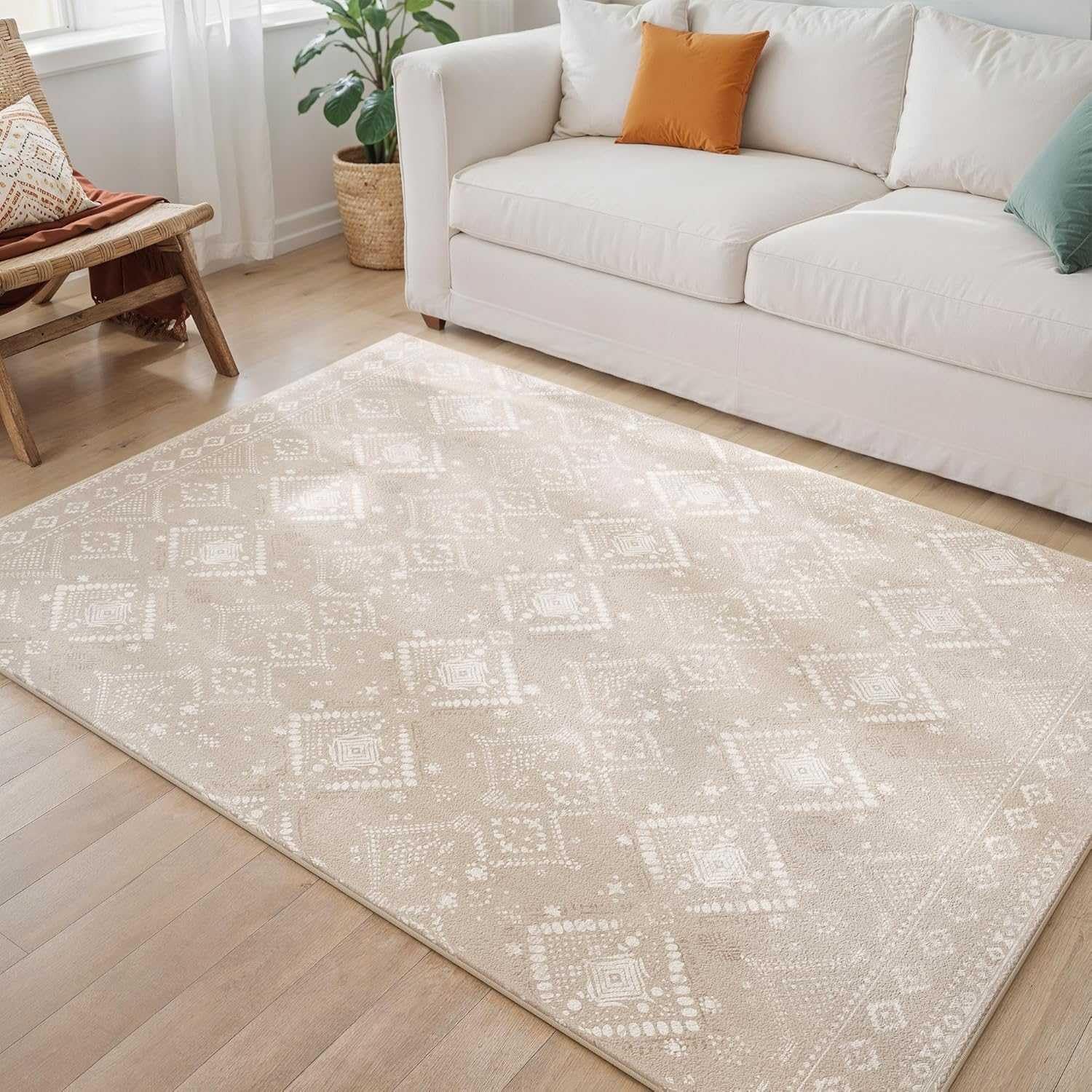 Tapis de salon beige cappuccino pour créer un coin lecture doux