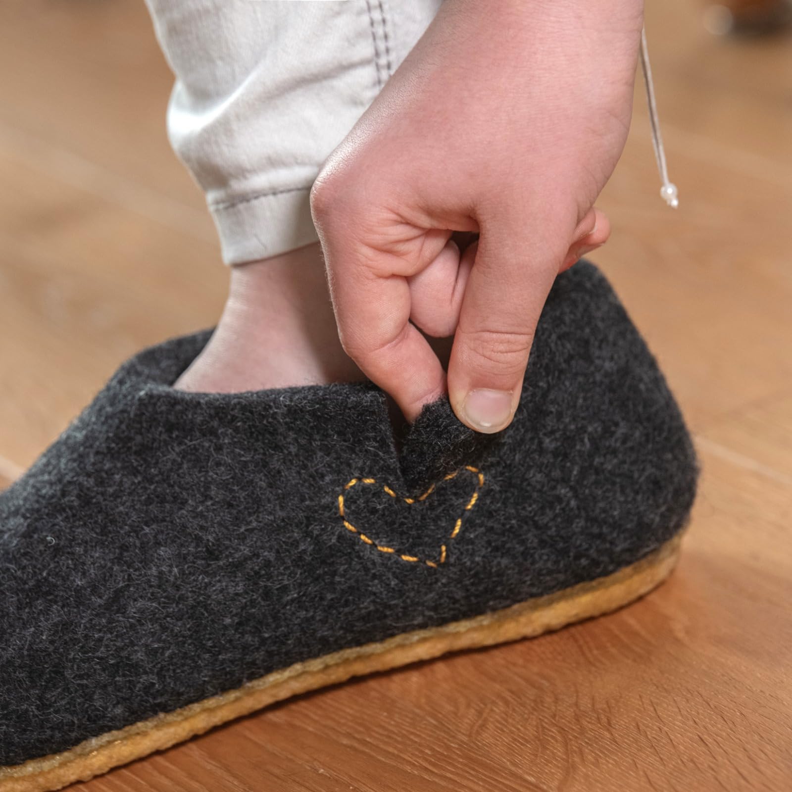 Damen Hausschuhe - bequeme mittelhohe Boots mit rutschfeste Kautschuk Sohle