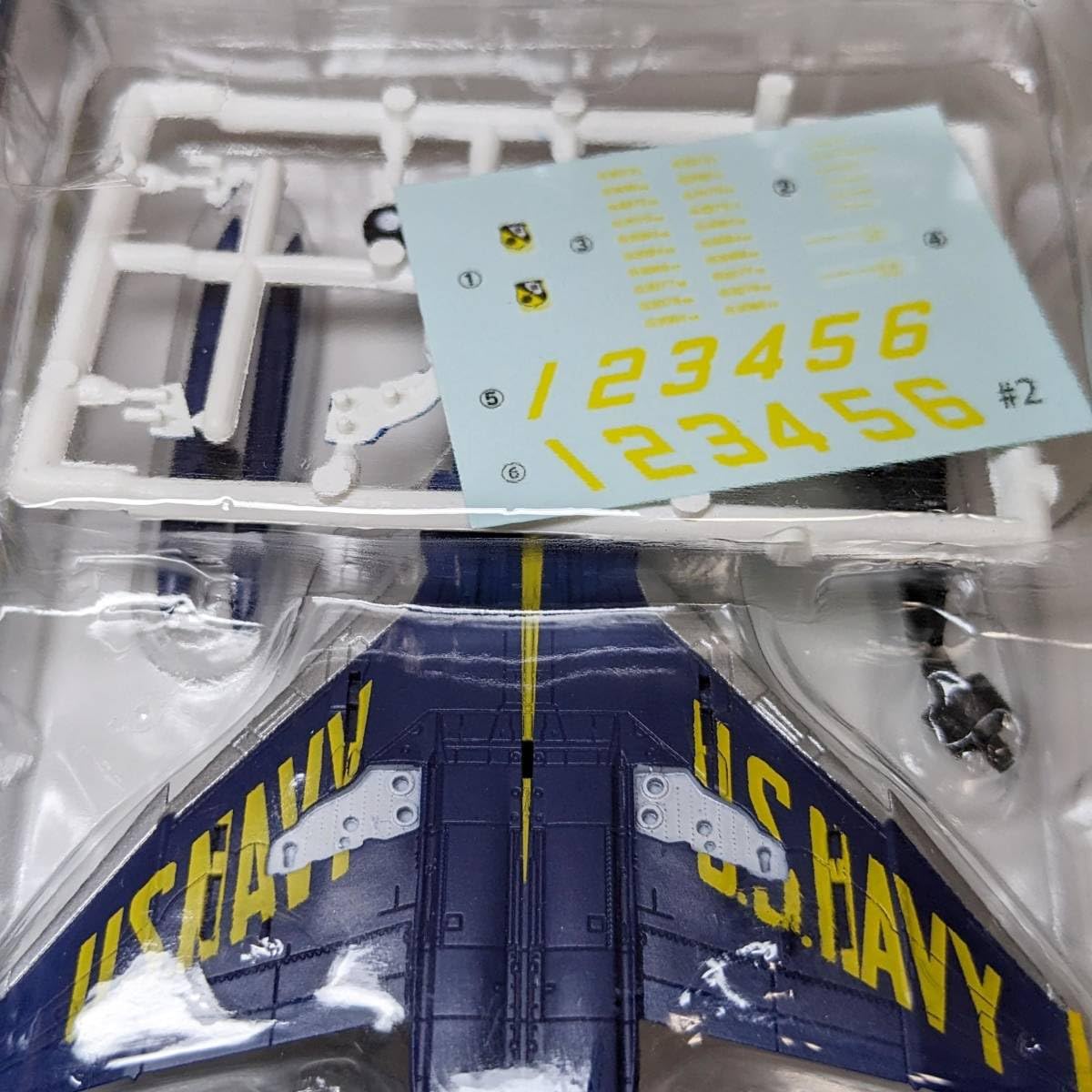 Amazon.co.jp: エフトイズ 1/144 F-4J ファントム II ブルー