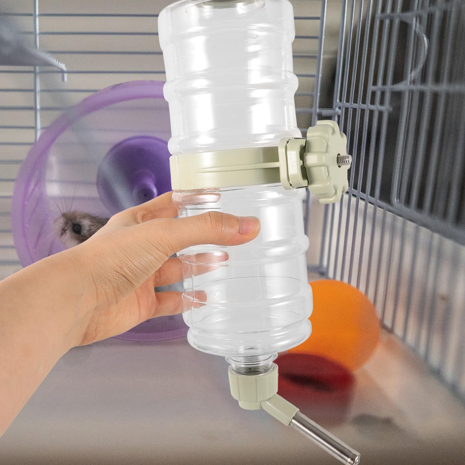 Dispensador Automático de Agua para Perros y Mascotas Capacidad de 946ml, Material PP y Metal, Mantiene el Agua Limpia y Controla la Cantidad en Jaulas o Transportadoras