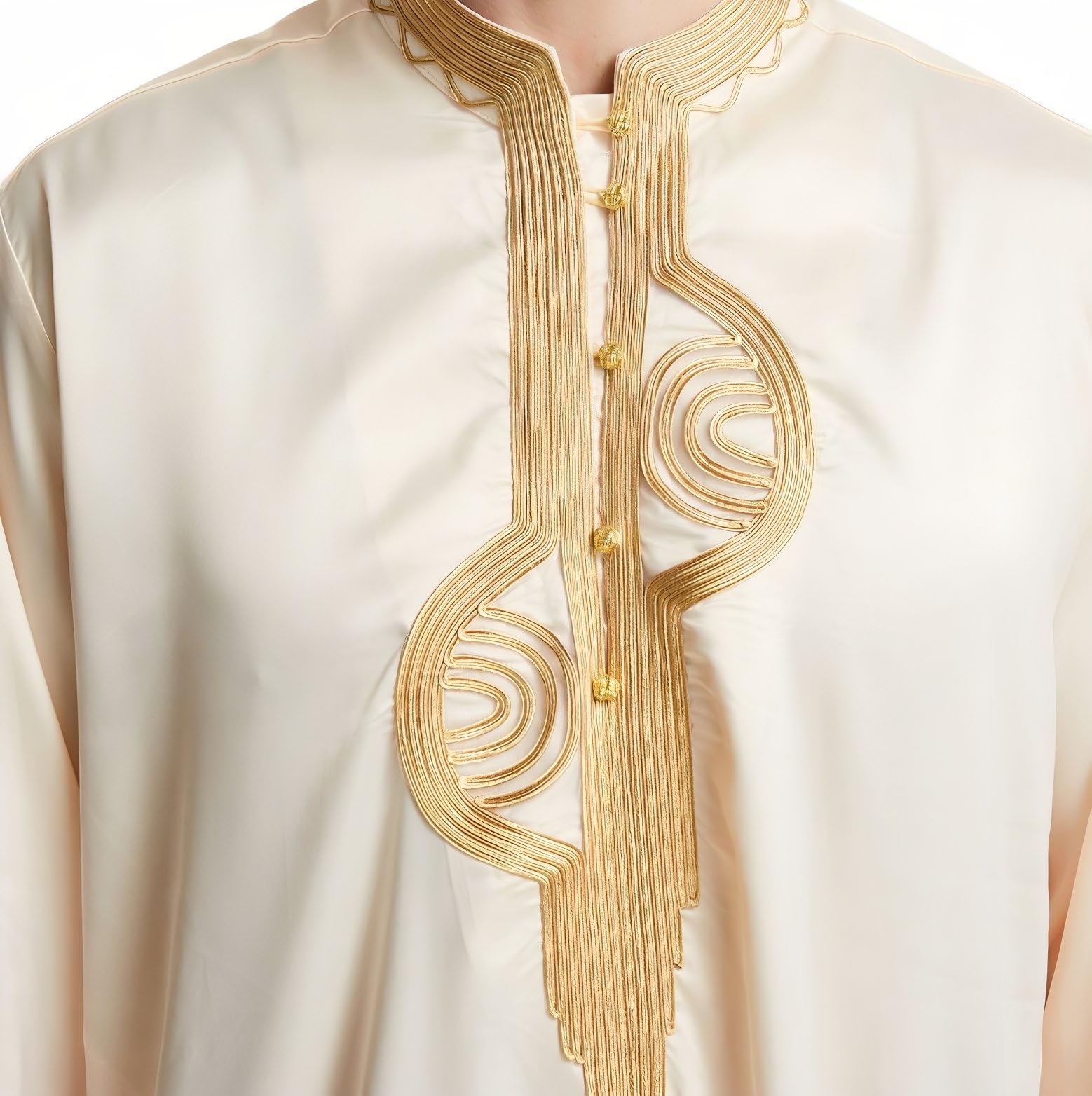 Traditioneller Herren Thobe Mit Langen Ärmeln Und Goldener Stickerei
