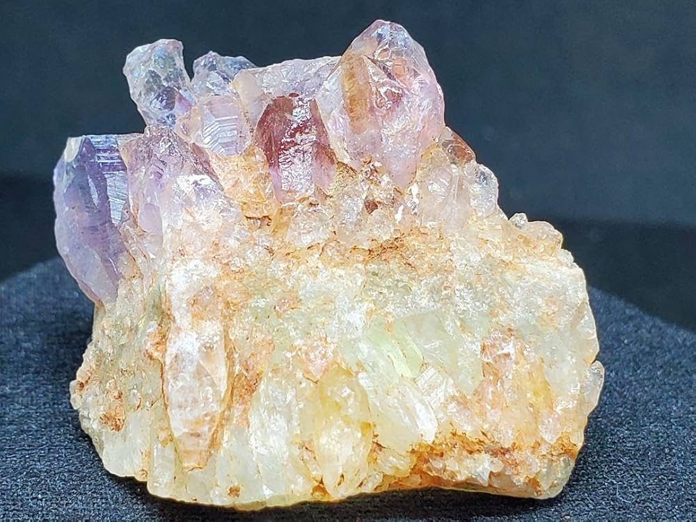 Amazon.co.jp: 紫水晶紫石英アメシストキラキラ ブラジル産 鉱石