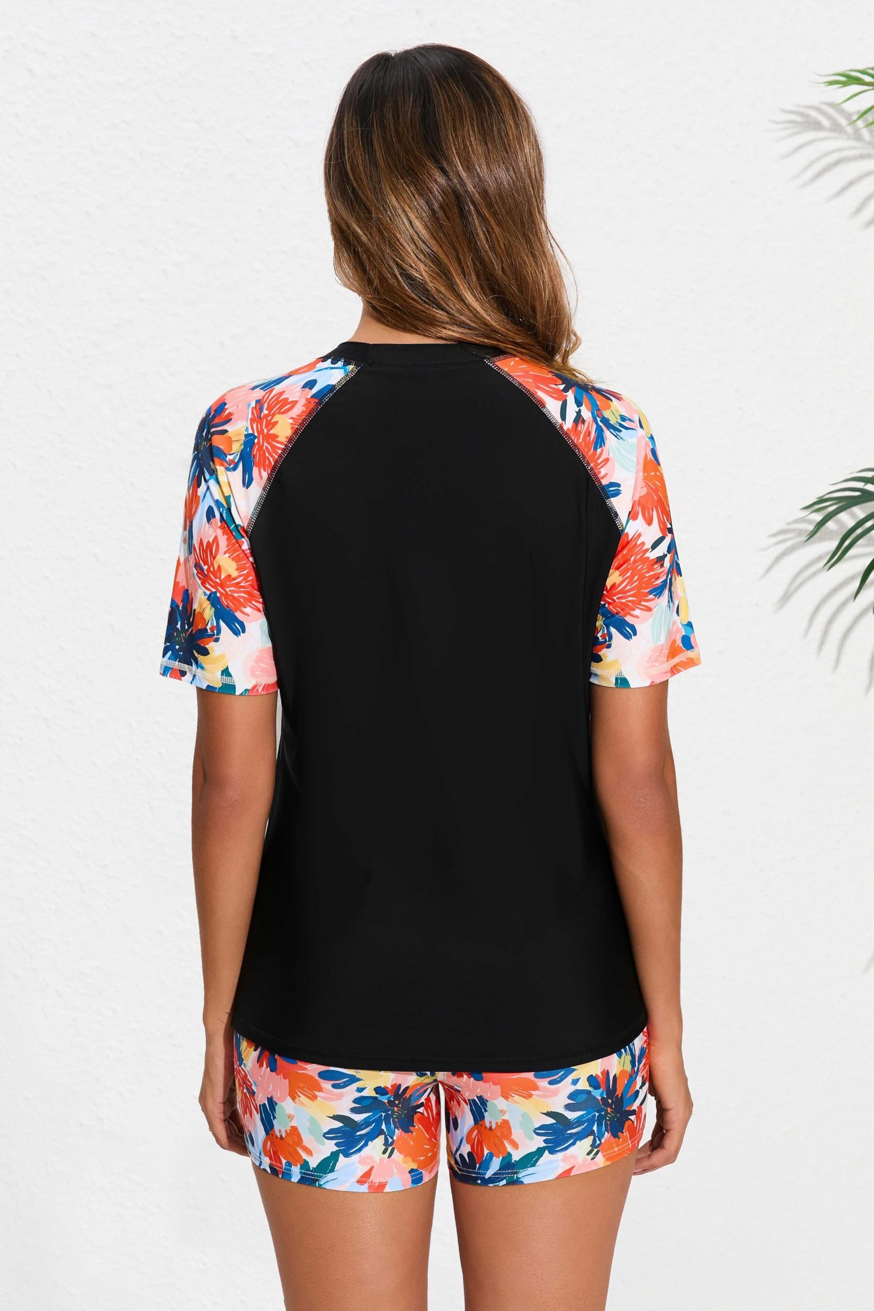 Halcurt Conjunto de camiseta de natación de dos piezas de manga corta para mujer con protección UPF 50 y pantalones cortos