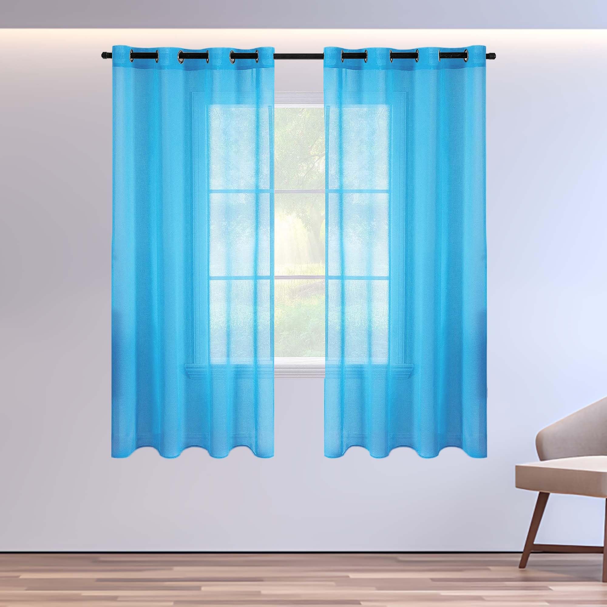 Rideaux voilages pour salon bleu ciel créant une douceur cocon