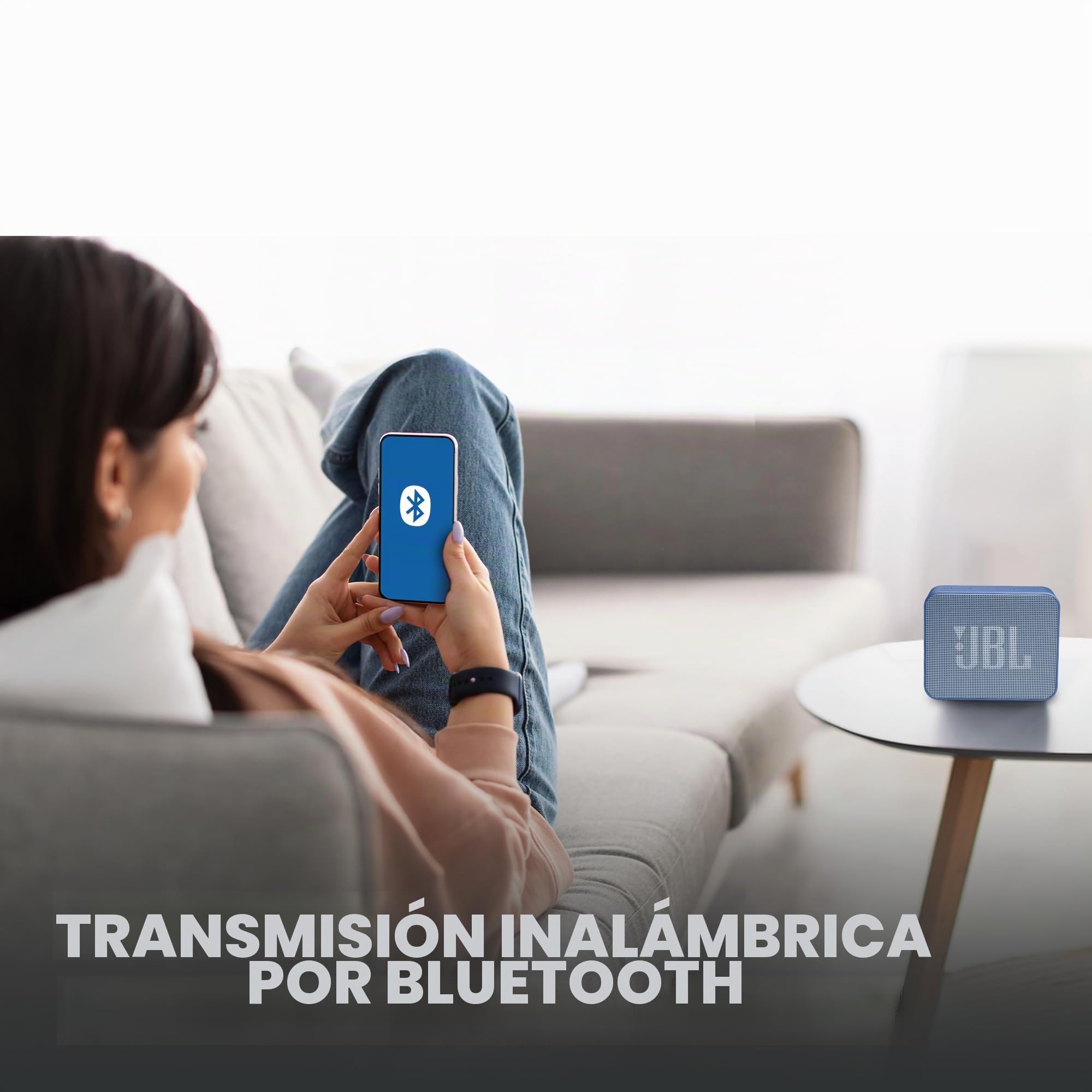 JBL GO Essential Altavoz pequeño Bluetooth, altavoz impermeable y portátil para llevar, hasta 5 horas de reproducción con una sola carga de batería, azul