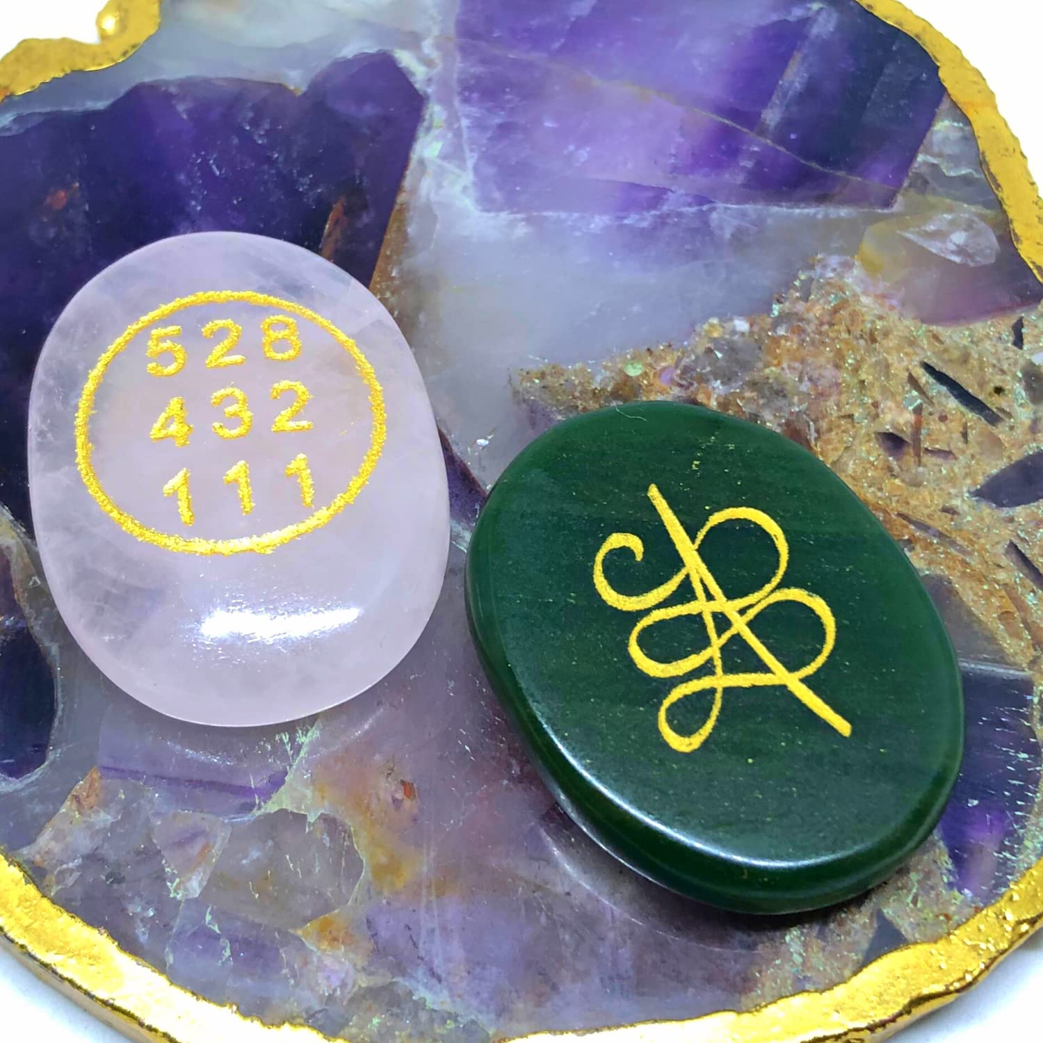 DVISHACombo of Green Jade and Rose Quartz Love, Zibu Symbol Stone Coin, Angelic Number, Money Switch Word, Golden Engraving Natural Oval Shape Cabochon Coin for Relation and Money Wealth