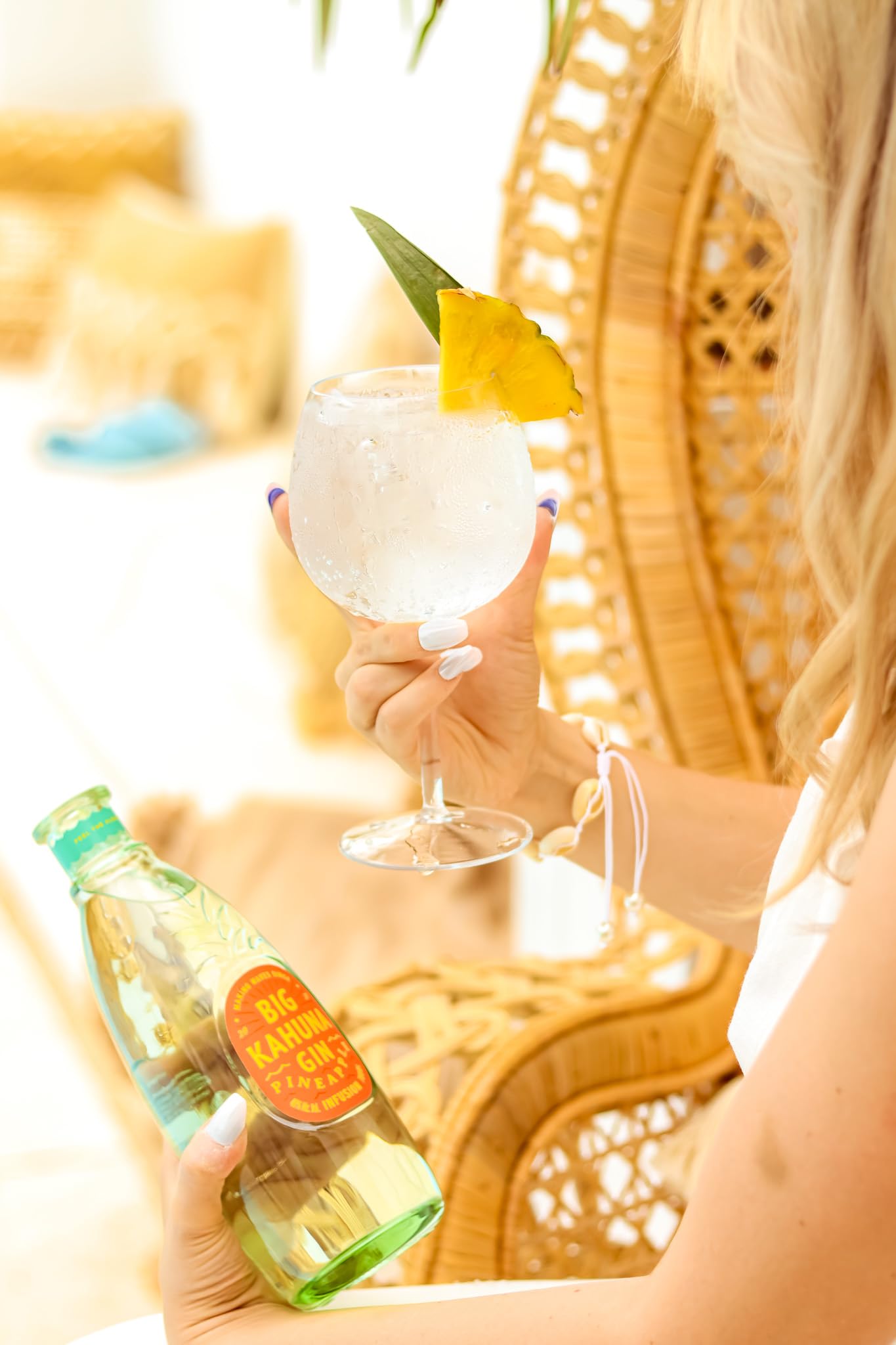 Big Kahuna PINEAPPLE Gin | Feel the Aloha Spirit | Mit dem natürlich frischem Geschmack der Ananas | 40% Vol., 1 x 700ml