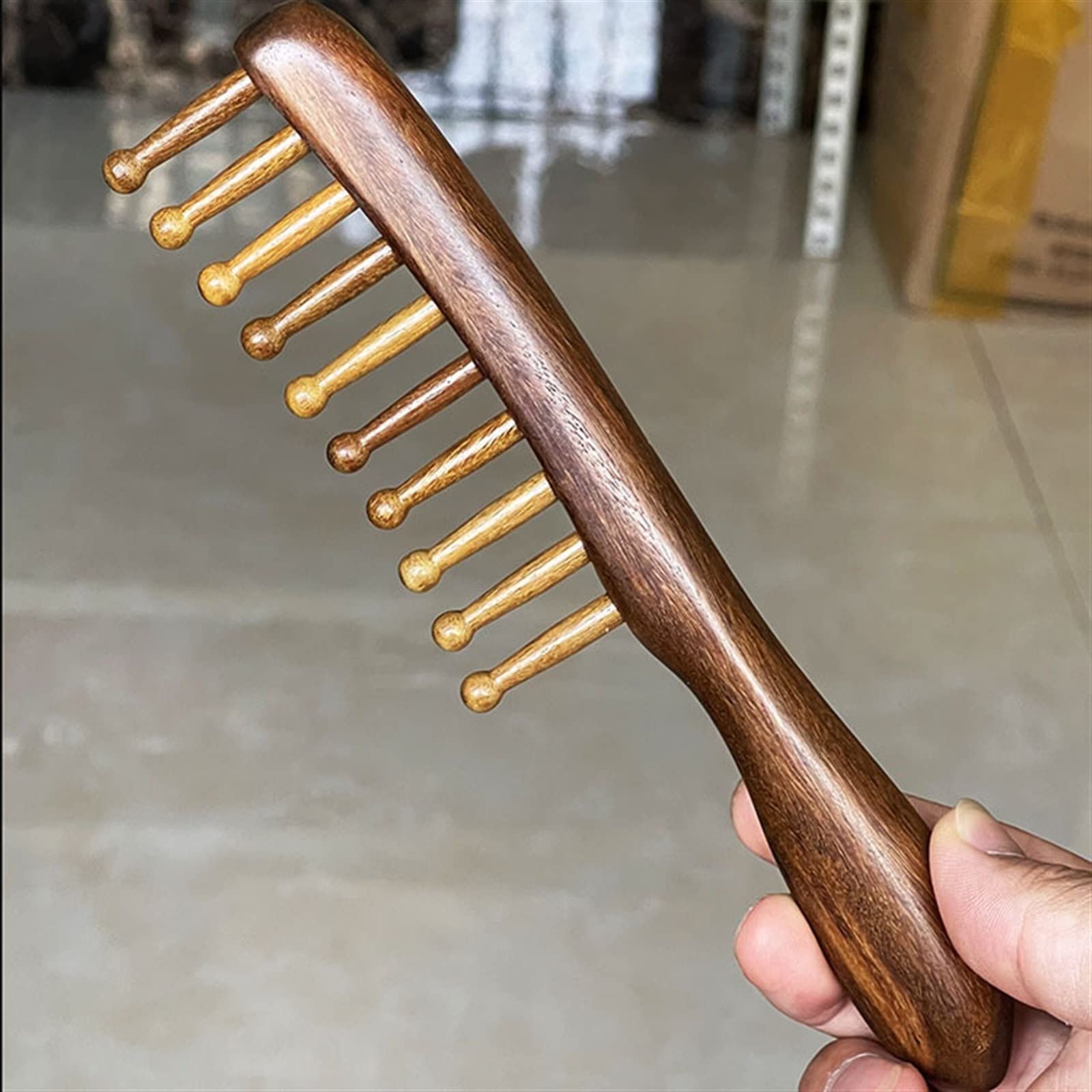 Manico lungo Pettine di legno di sandalo Dente largo Meridiano Raschiando Massaggio Pettine Gua Sha Terapia Cuoio capelluto Relax Circolazione sanguigna Assistenza sanitaria 1 Pz
