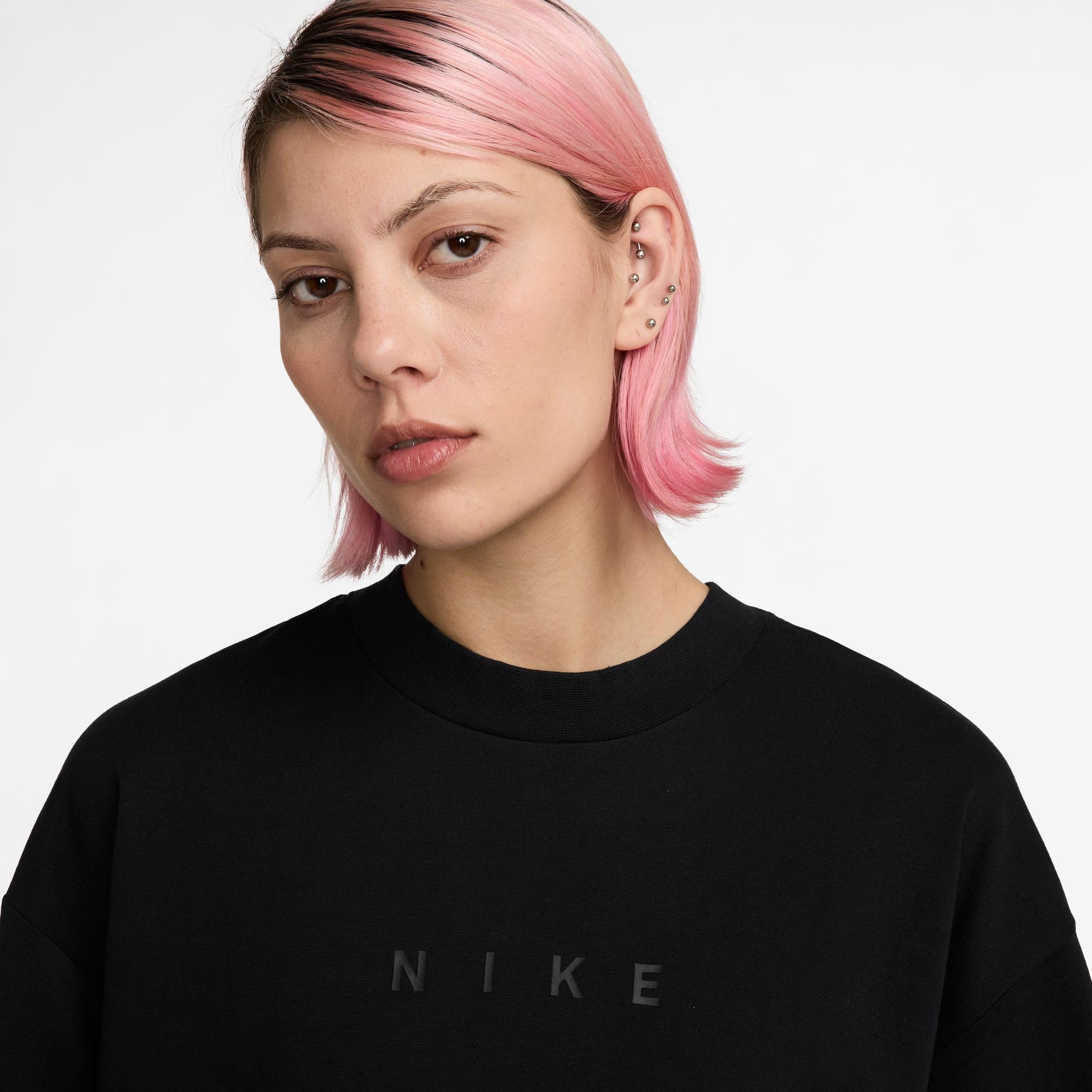 Nike Sportswear HV4957 - Camiseta de Manga Corta para Mujer