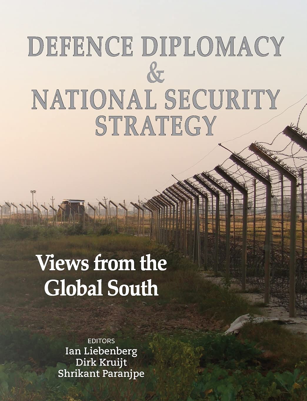 To Prevail: An American Strategy 洋書 To Prevail: An American Strategy 洋書